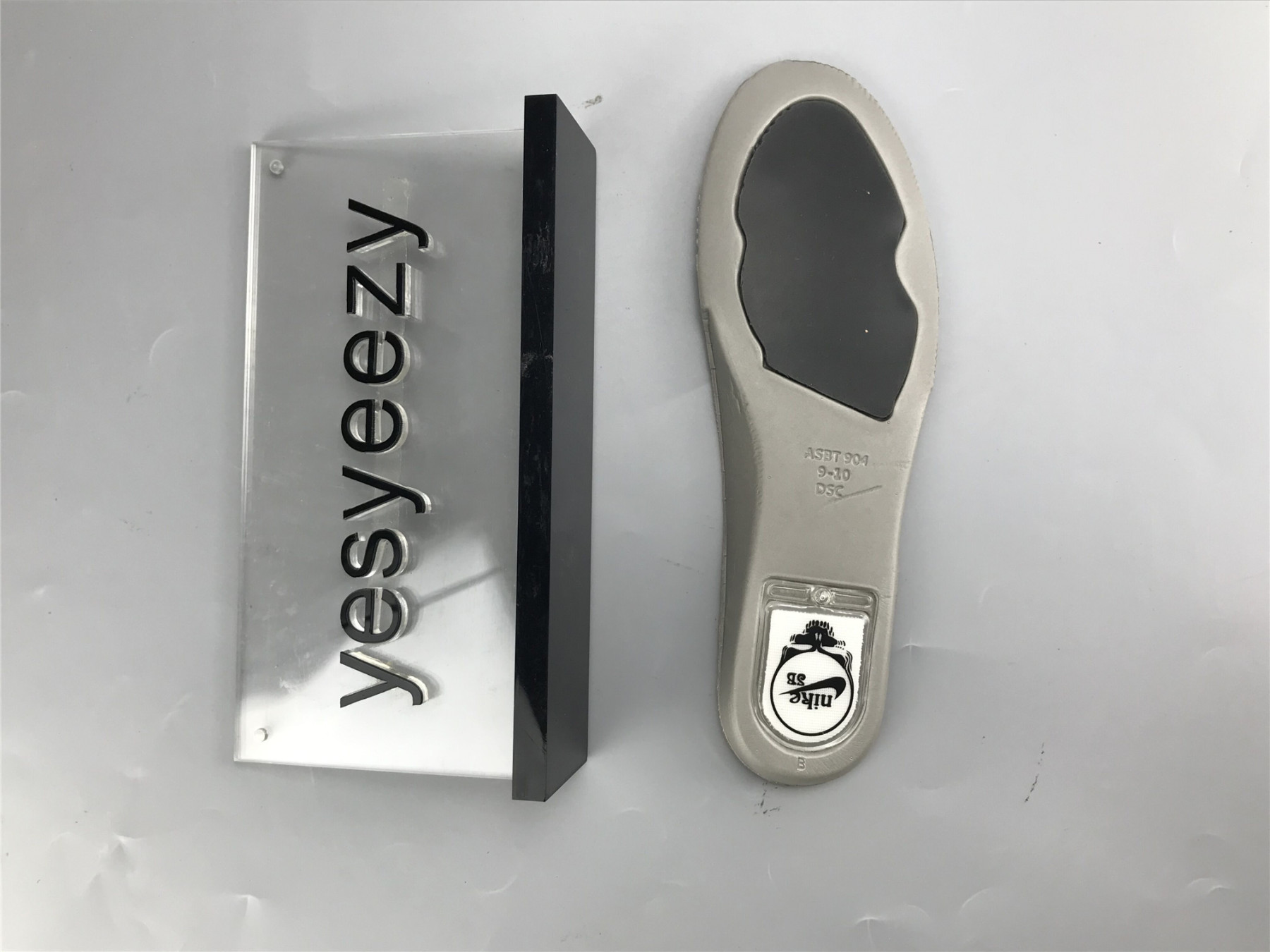 UA NIKE GRATEFUL DEAD X DUNK LOW SB 