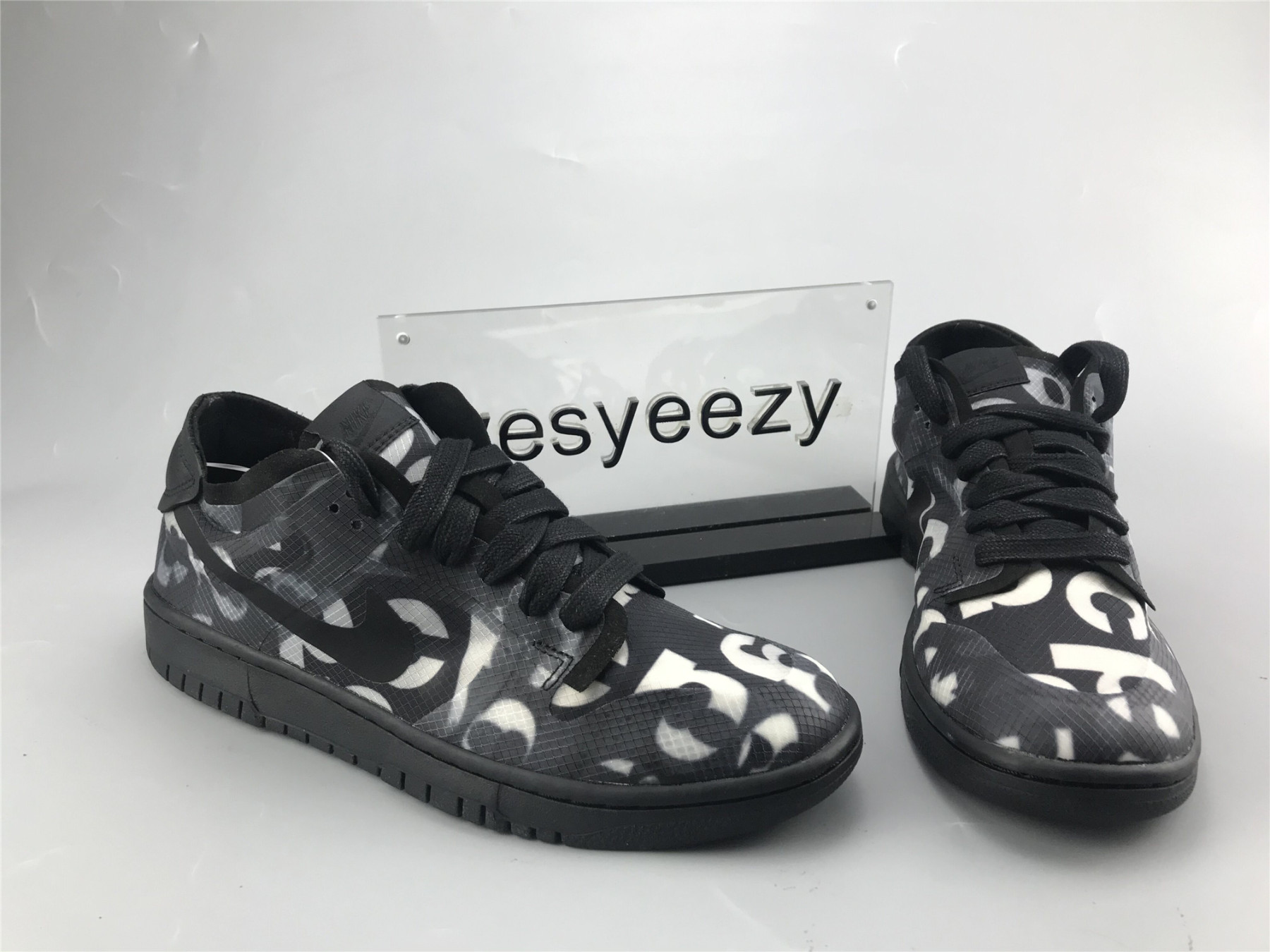 UA NIKE COMME DES GARÃ‡ONS X DUNK LOW 