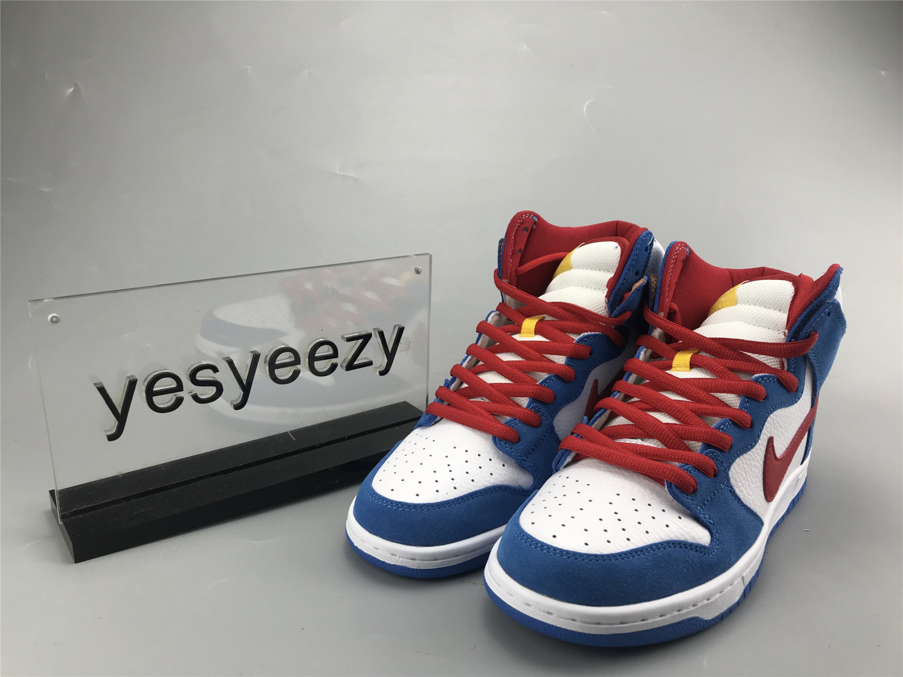 UA NIKE DUNK HIGH SB 