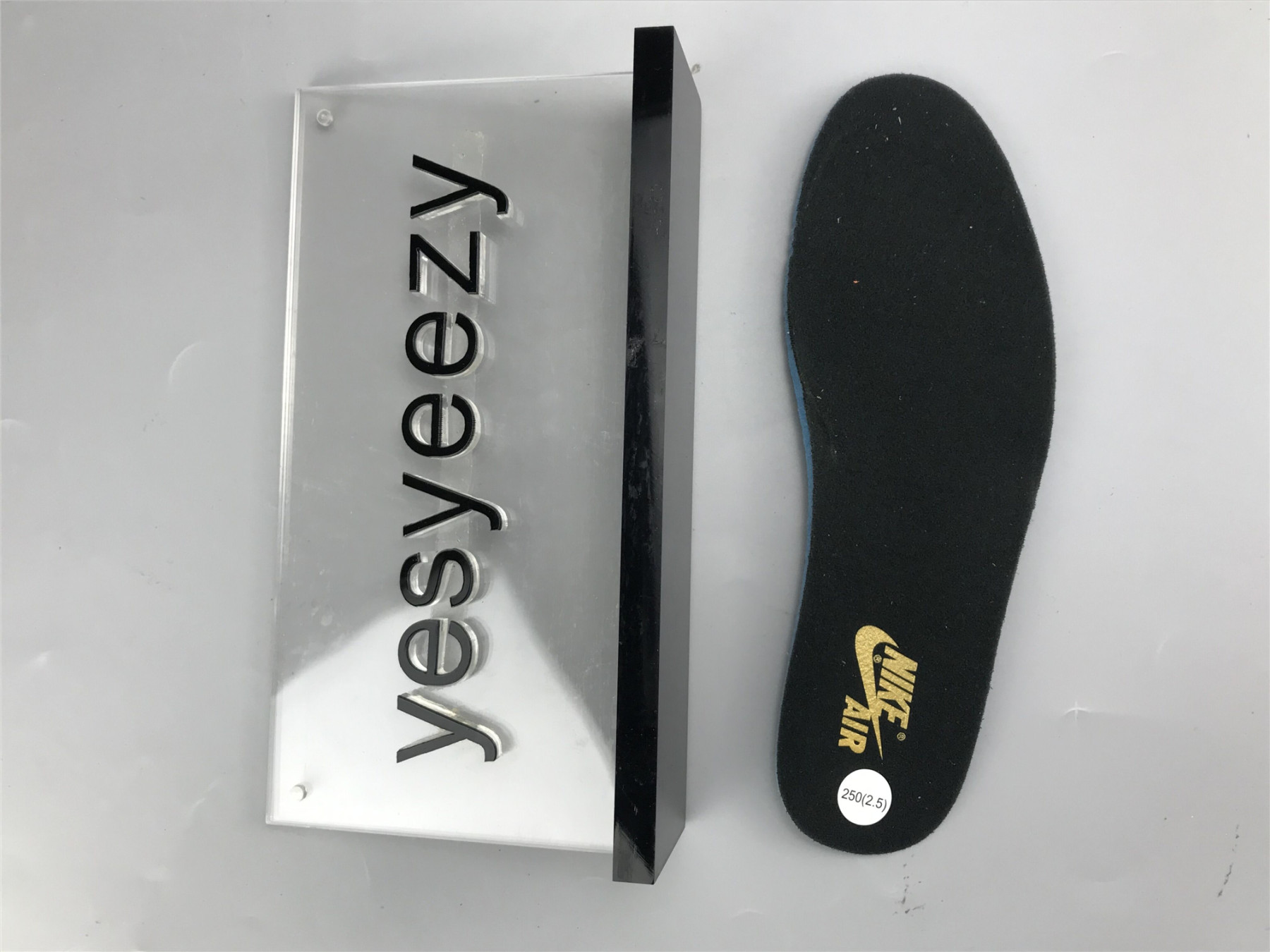 UA AIR JORDAN 1 RETRO HIGH OG BLACK METALLIC GOLD