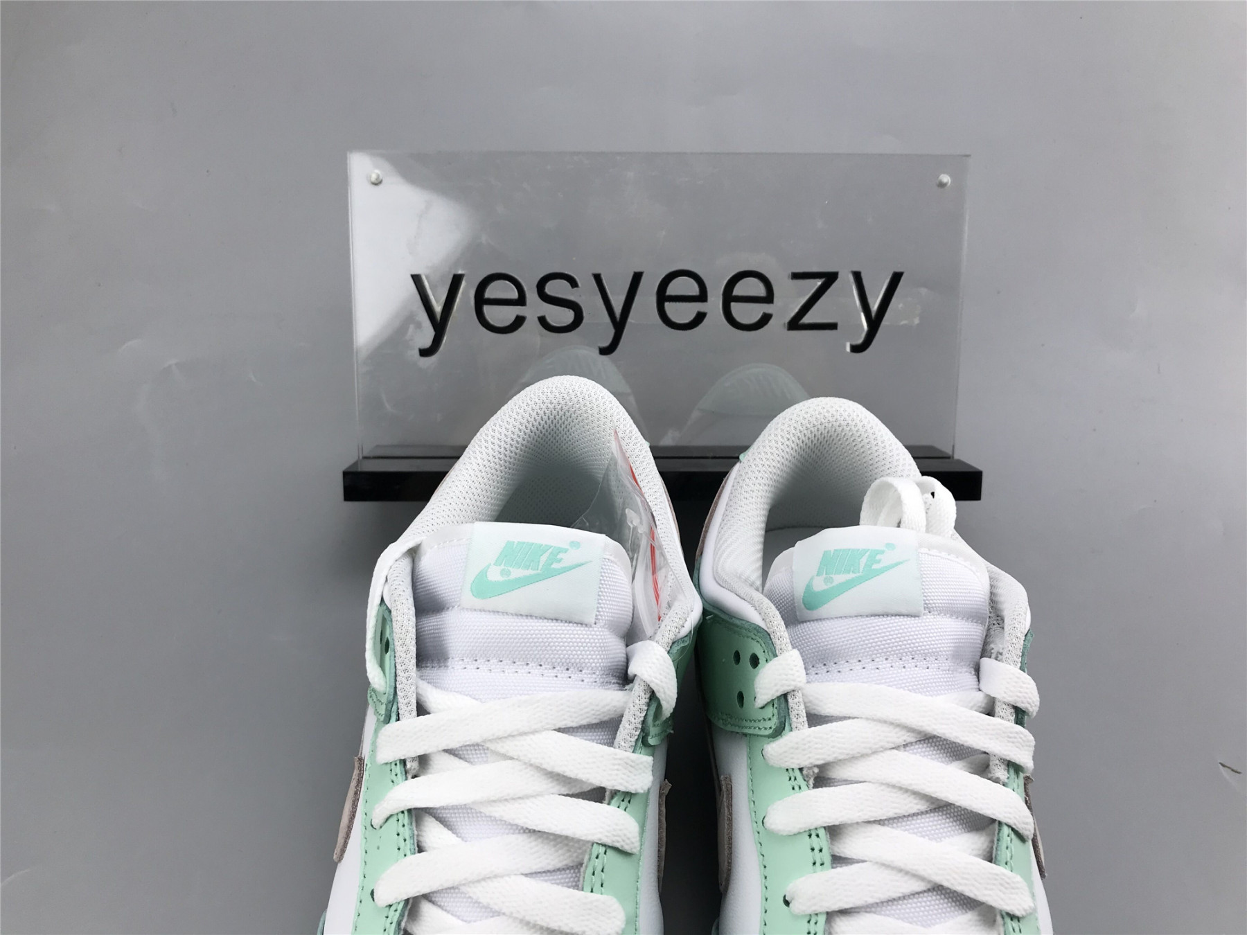 UA NIKE DUNK LOW WMNS