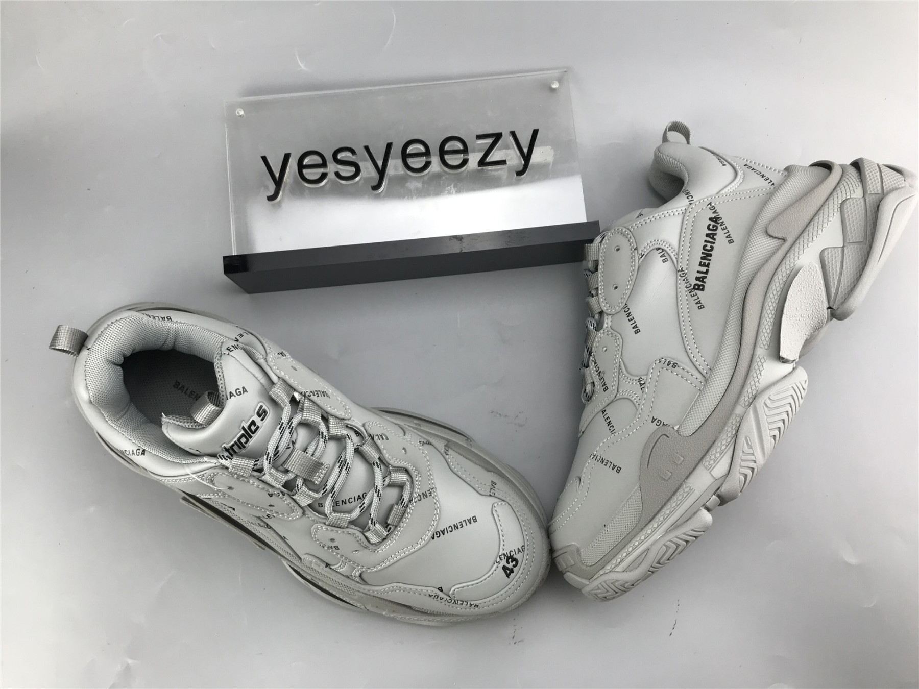 UA TRIPLE S SNEAKER ALLOVER LOGO GREY BLACK
