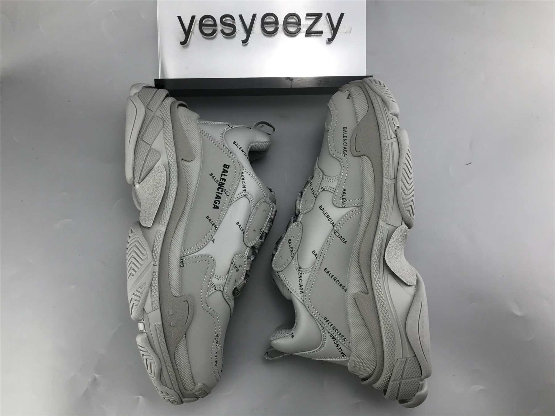 UA TRIPLE S SNEAKER ALLOVER LOGO GREY BLACK