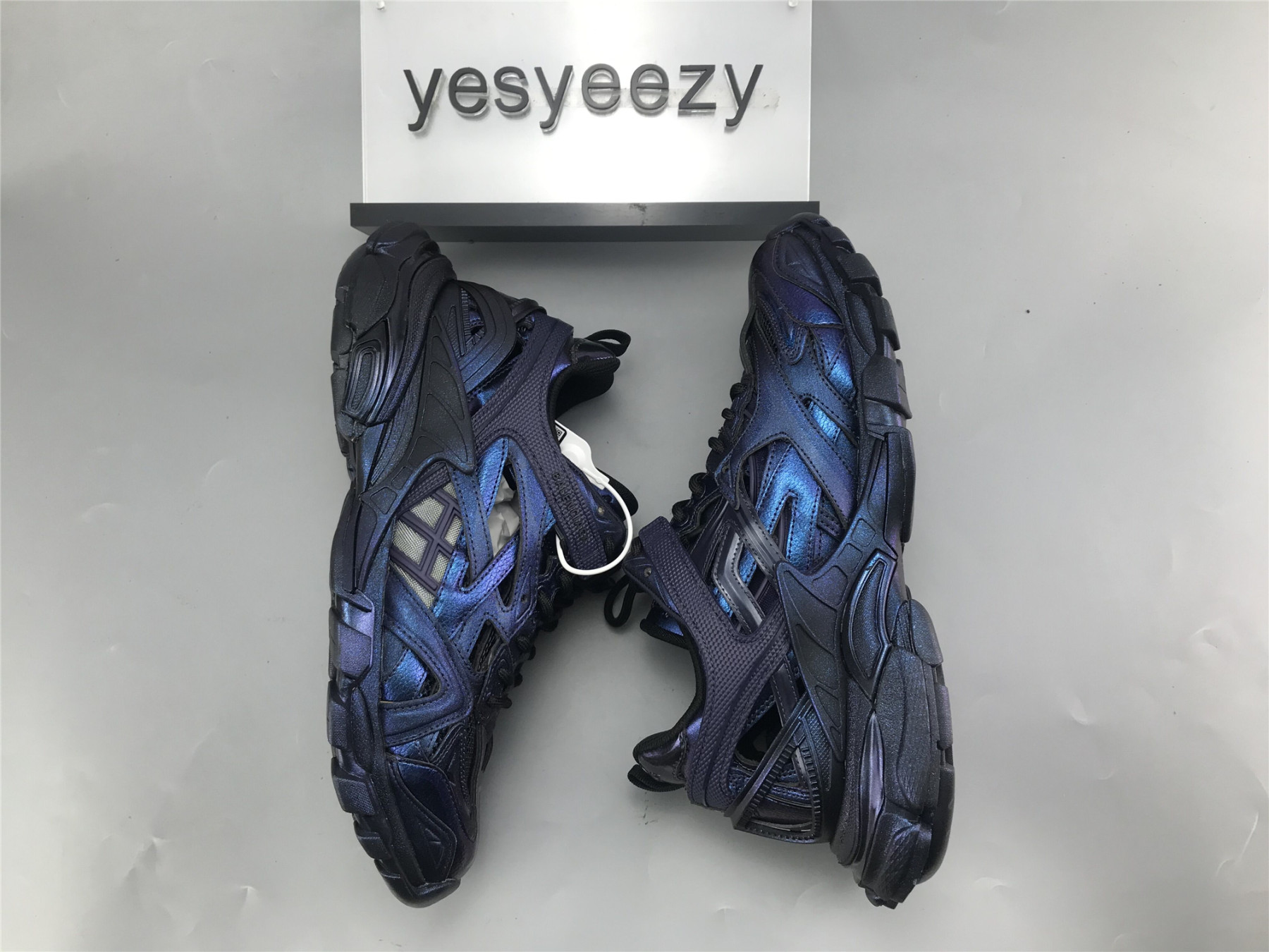 UA TRACK 2 TRAINER CHAMELEON
