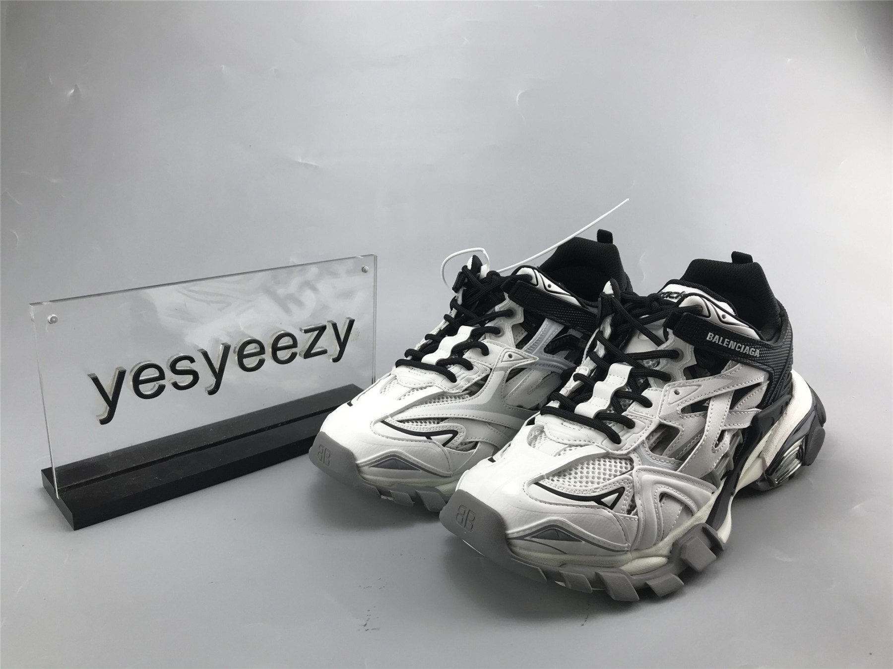 UA TRACK 2 TRAINER BLACK WHITE