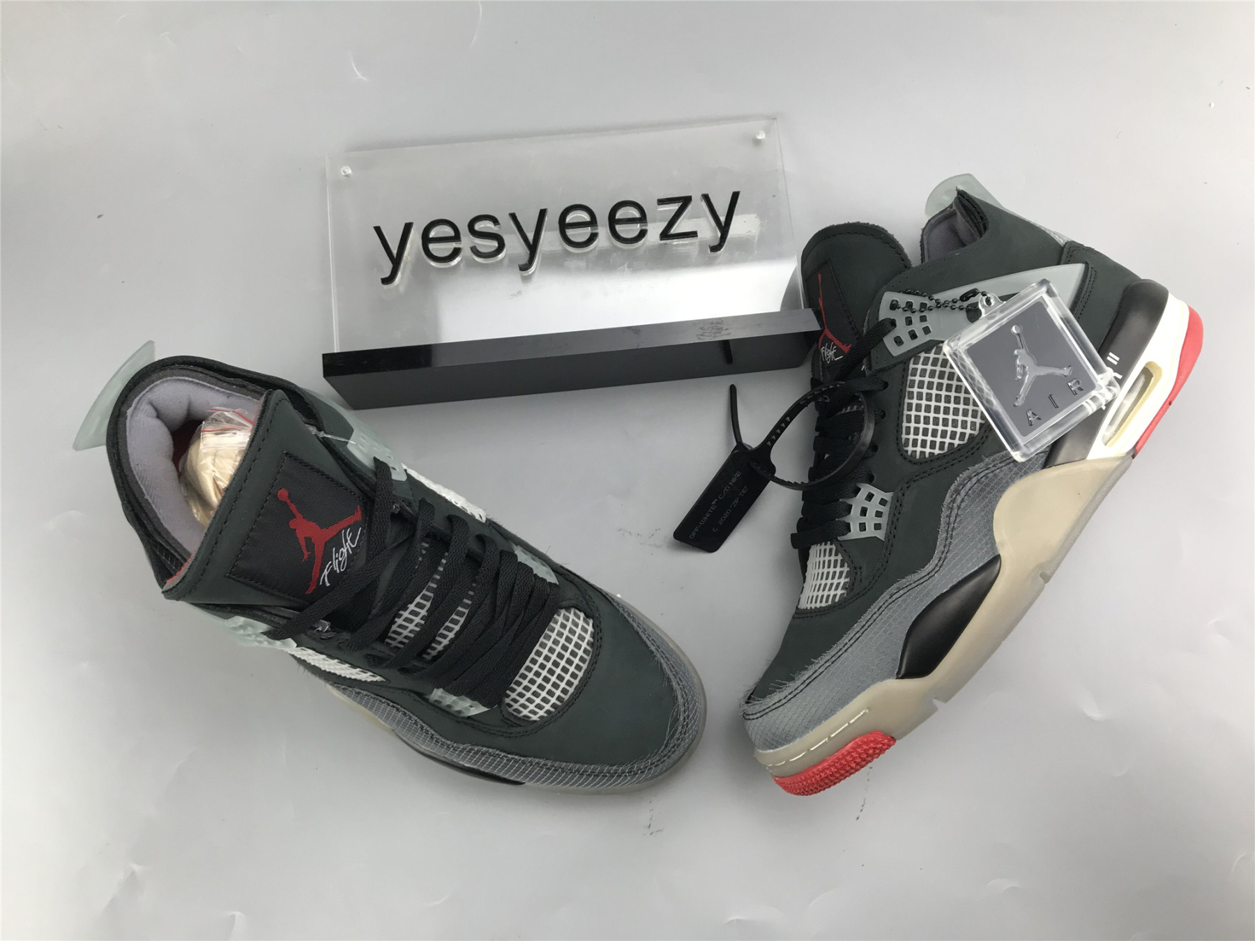 UA OFF-WHITE AIR JORDAN 4 BRED