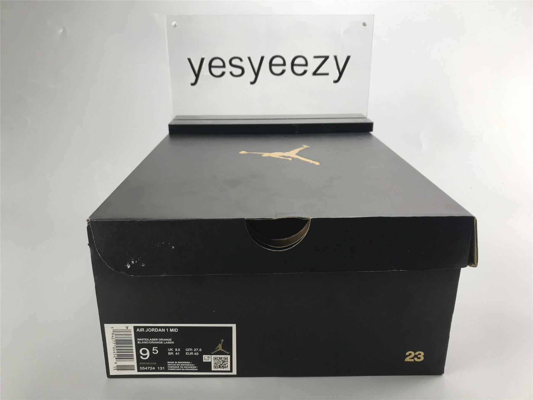 UA  AIR JORDAN 1 MID 