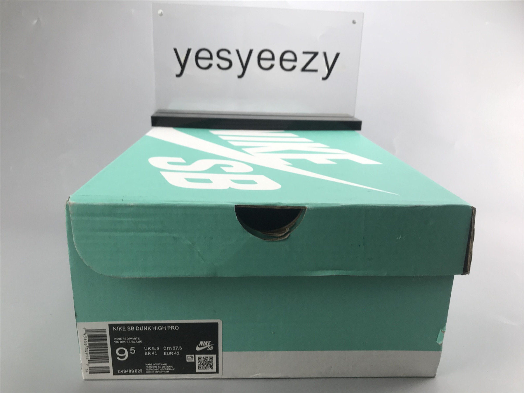 UA NIKE SB DUNK HIGH PRO