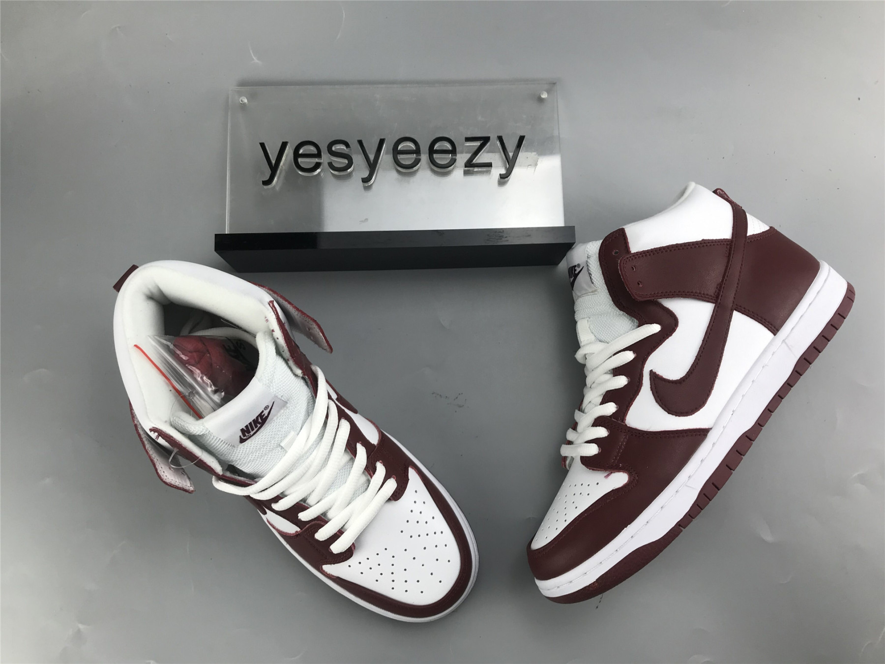 UA NIKE SB DUNK HIGH PRO