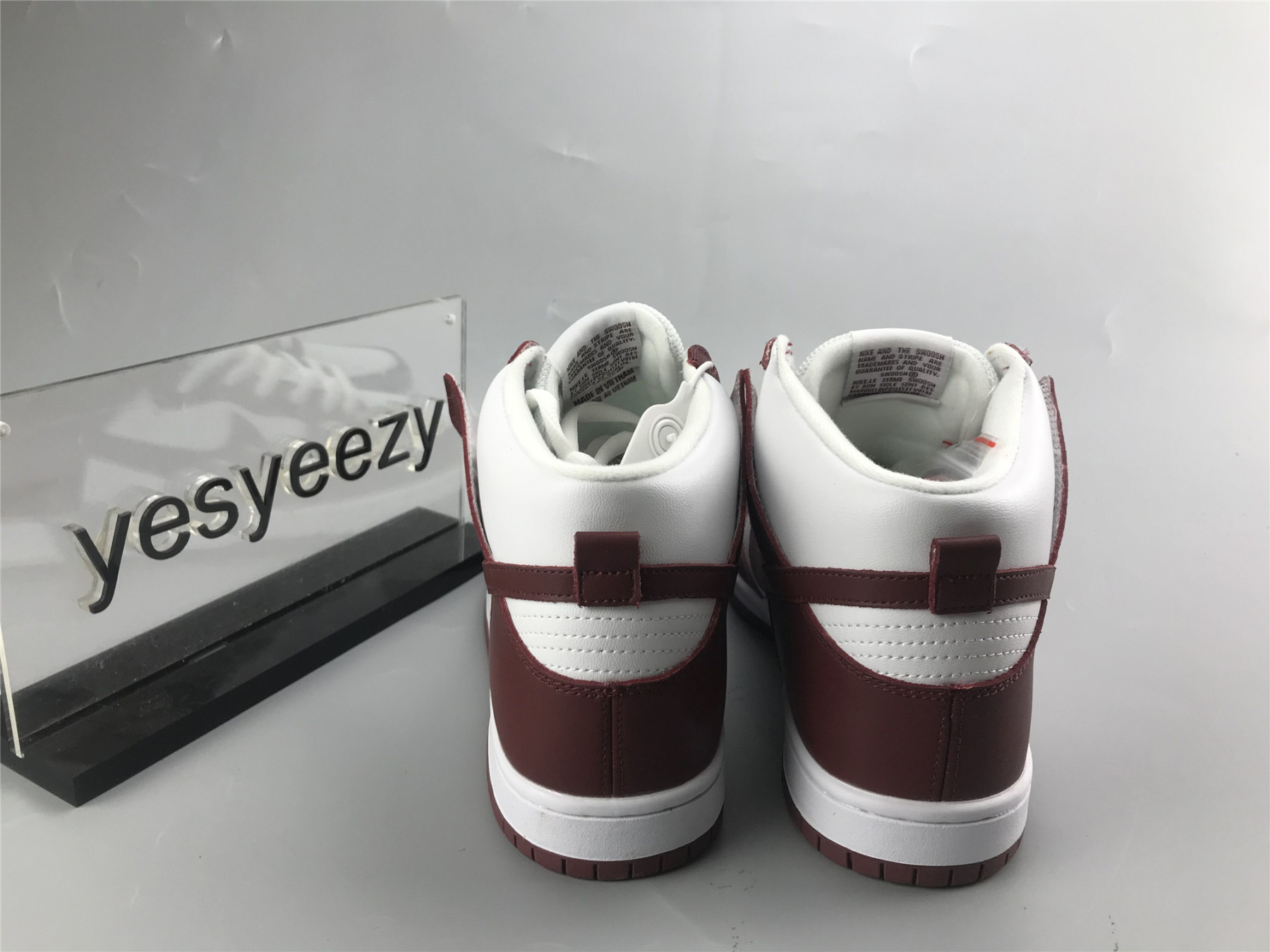 UA NIKE SB DUNK HIGH PRO