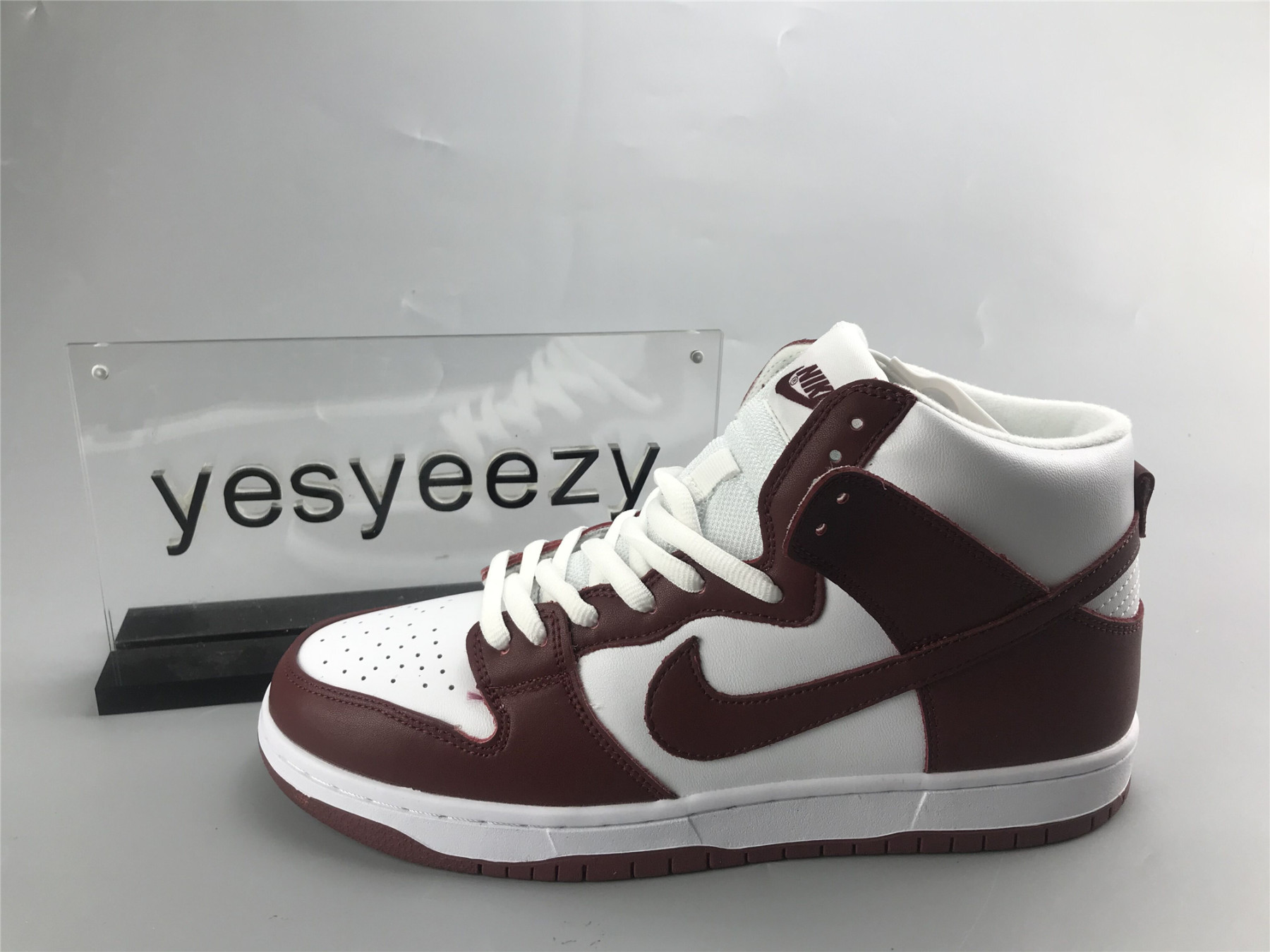 UA NIKE SB DUNK HIGH PRO