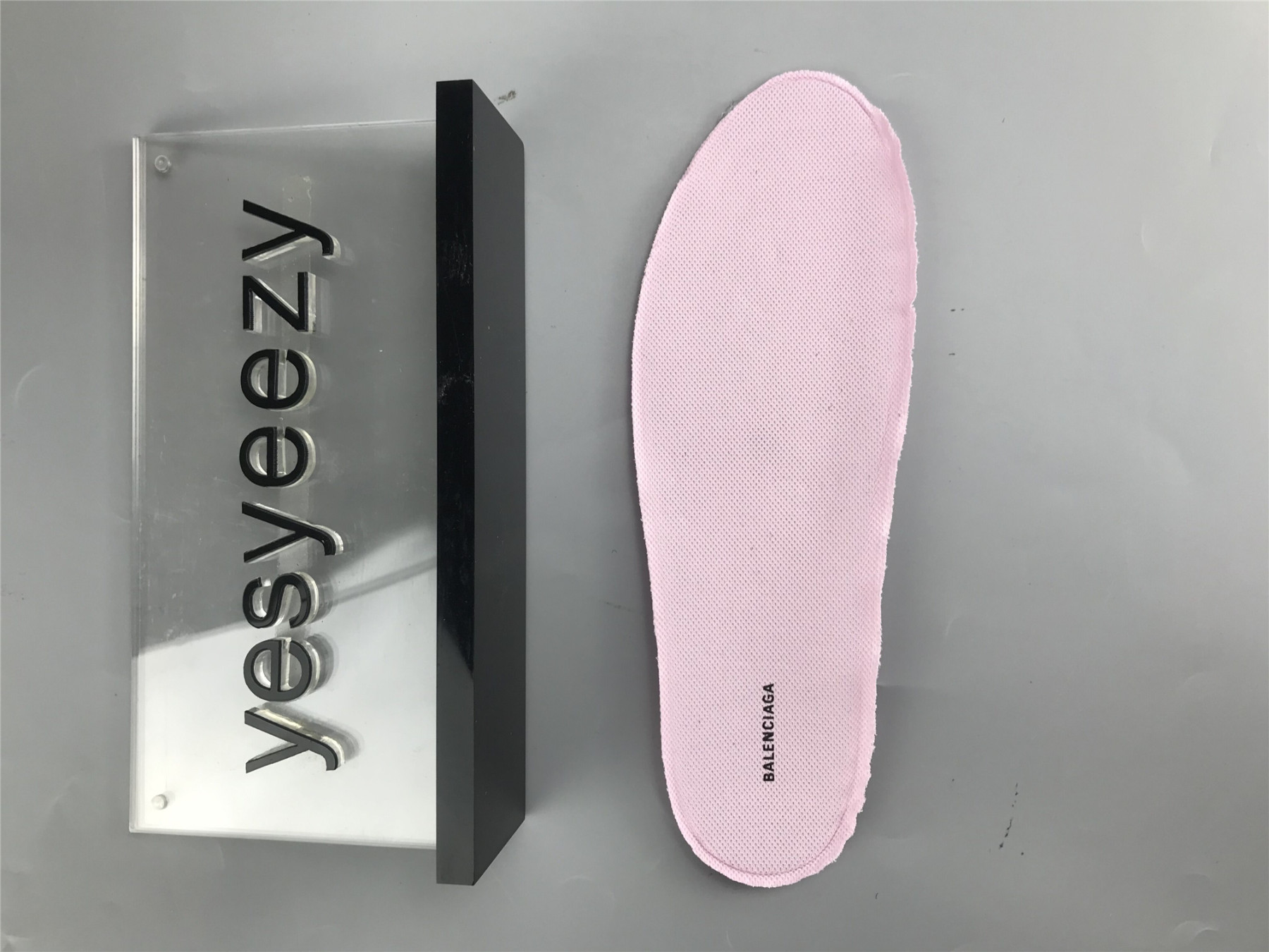 UA TRACK TRAINER BLACK PINK