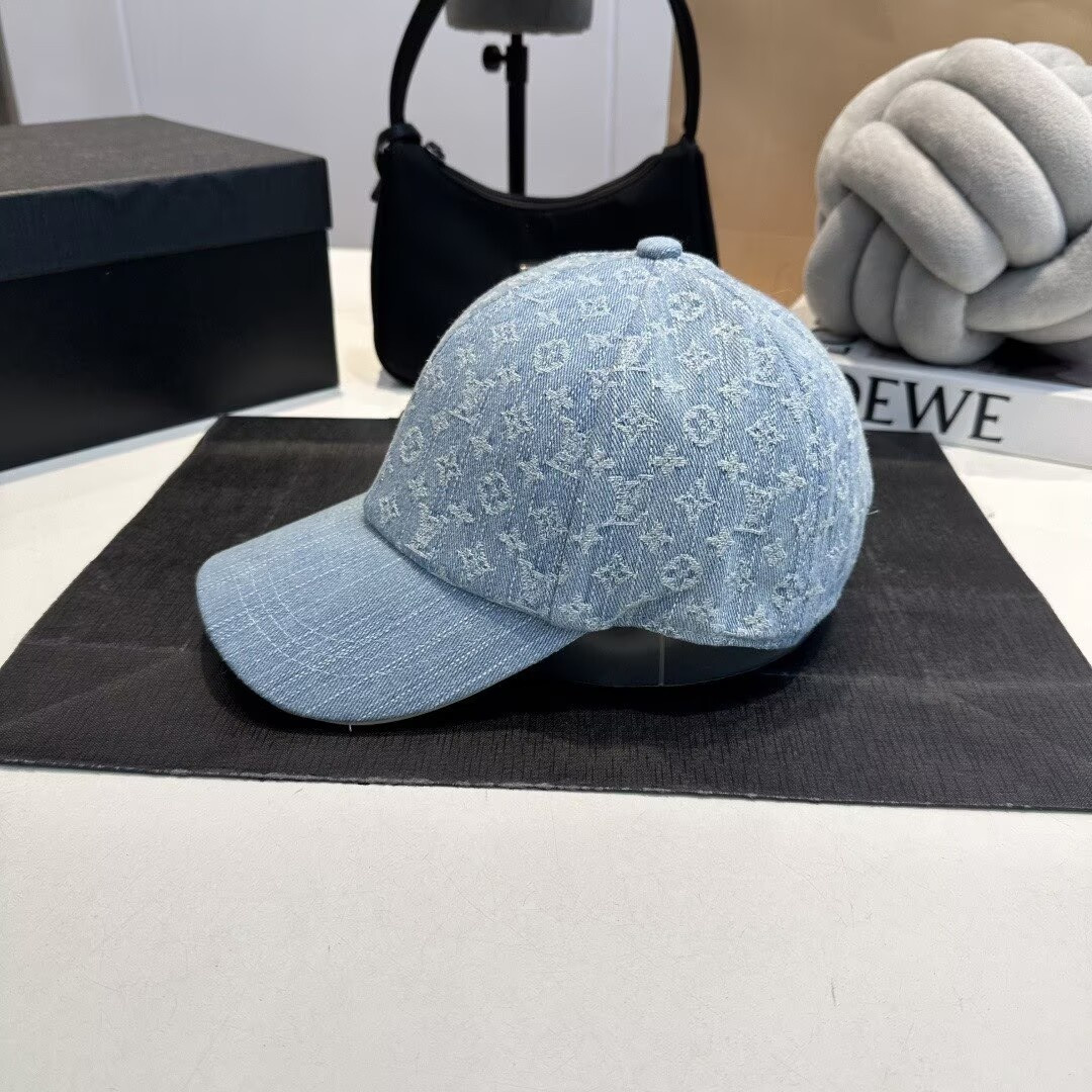 l0vis Vvtt0n baseball cap