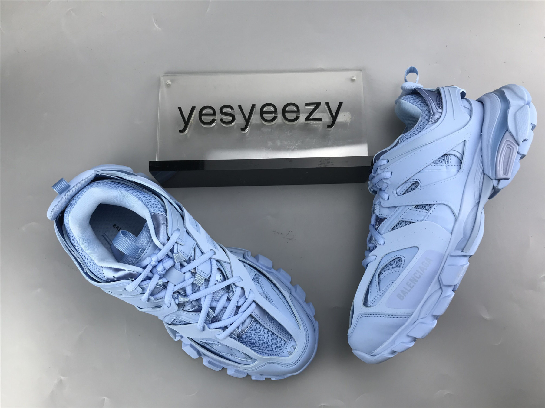 UA TRACK TRAINER LIGHT BLUE
