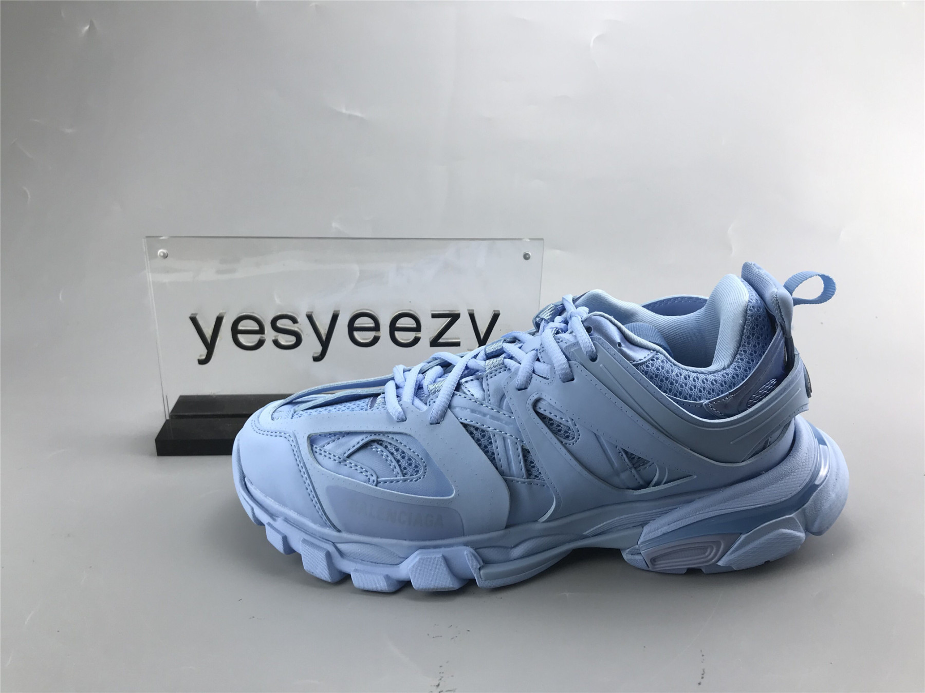 UA TRACK TRAINER LIGHT BLUE