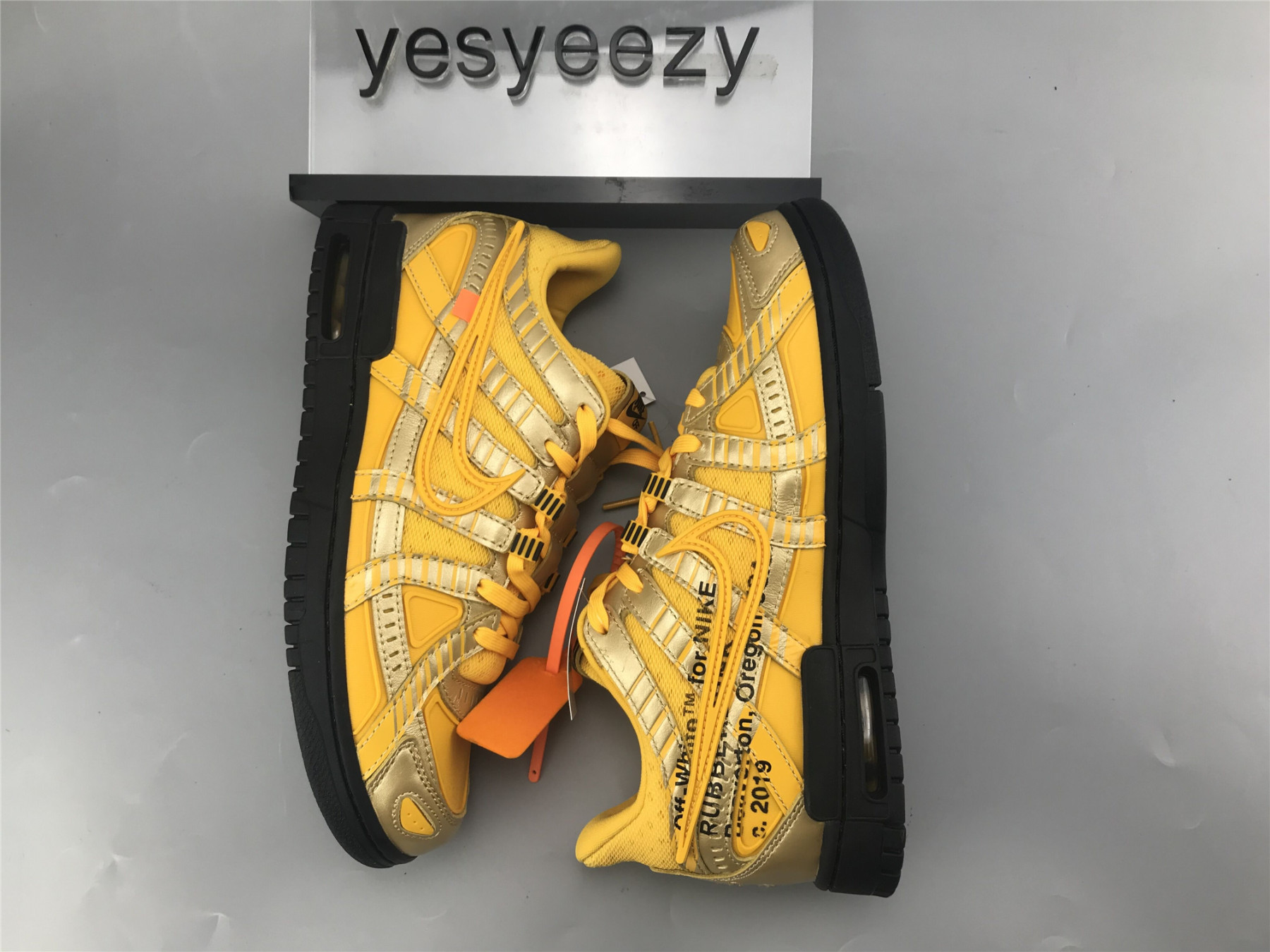 UA NIKE OFF-WHITE X AIR RUBBER DUNK UNIVERSITY GOLD