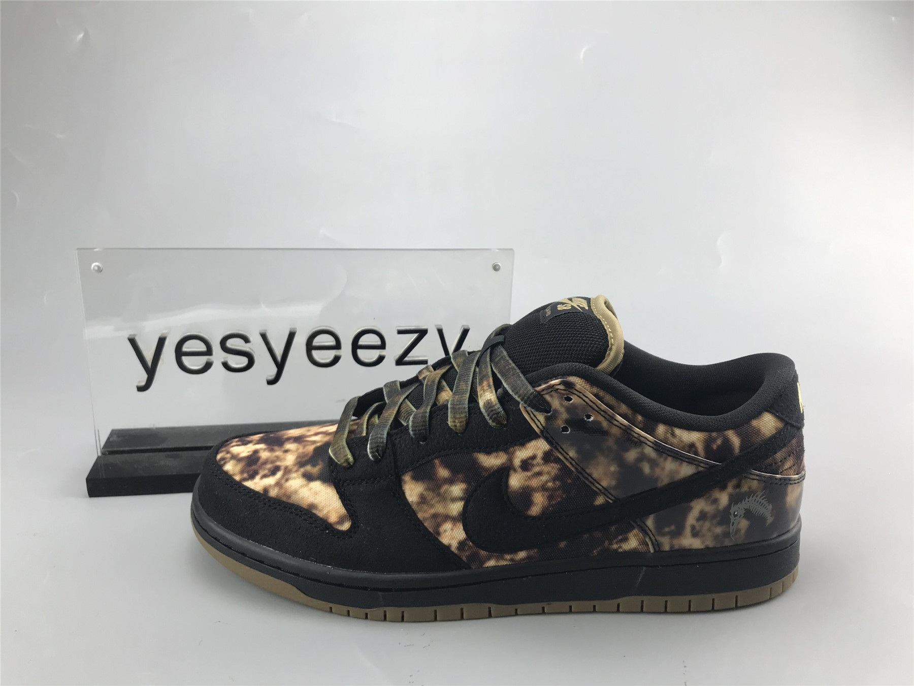 UA NIKE DUNK SB PUSHEAD PREMIUM 