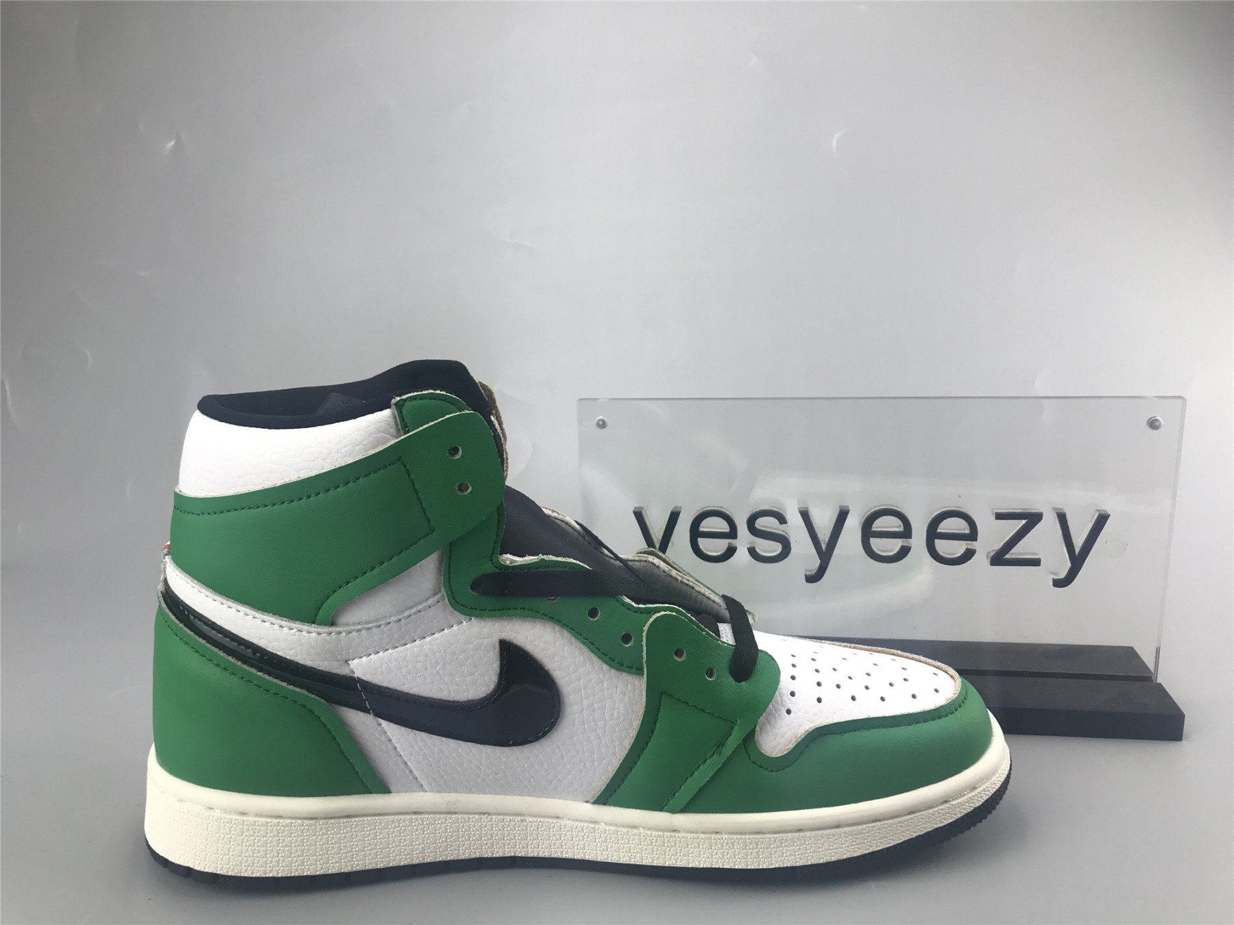 UA WMNS AIR JORDAN 1 RETRO HIGH OG 