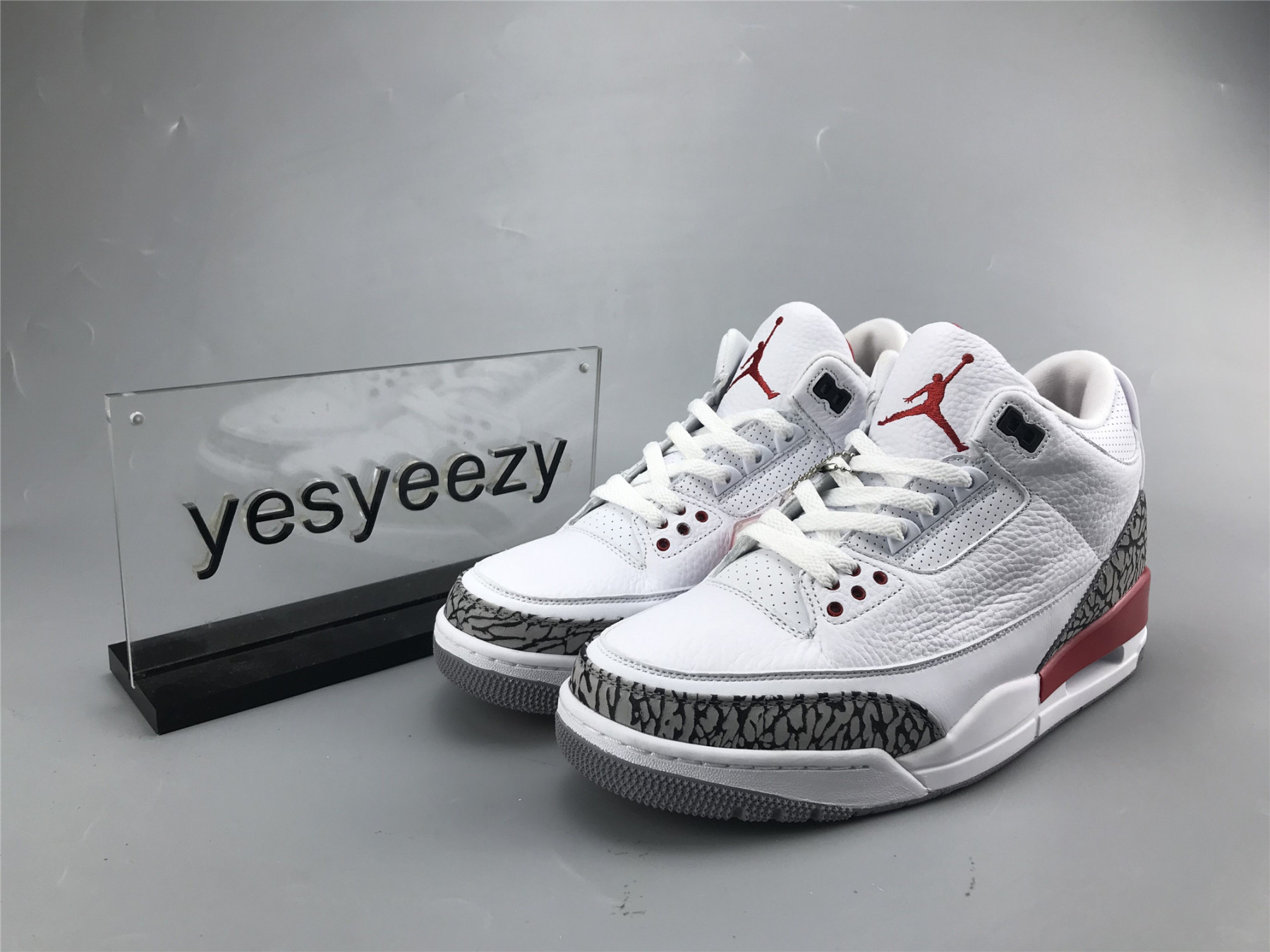 UA AIR JORDAN 3 RETRO 