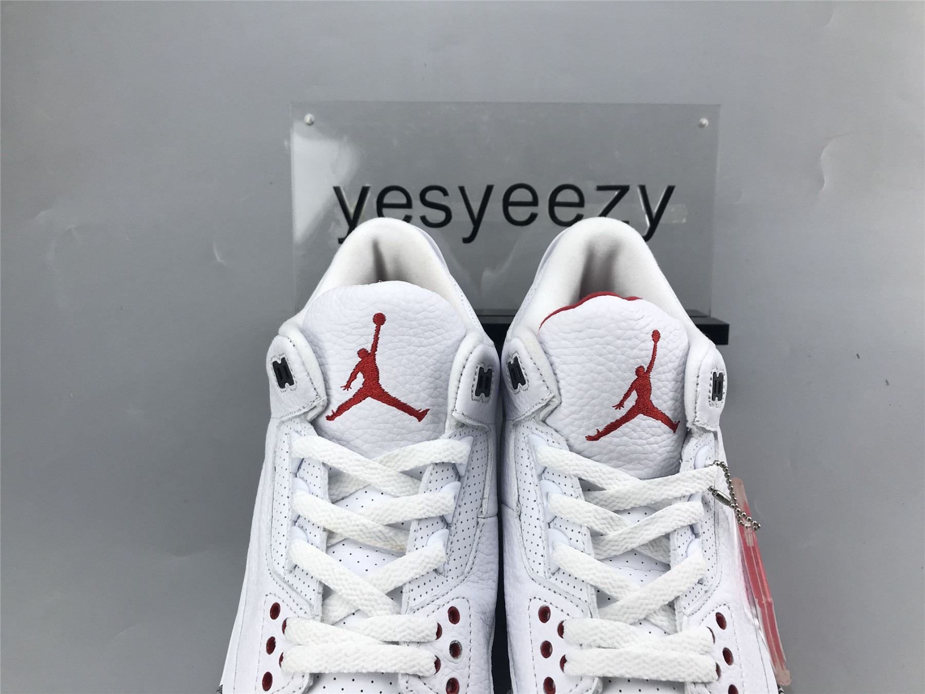 UA AIR JORDAN 3 RETRO 