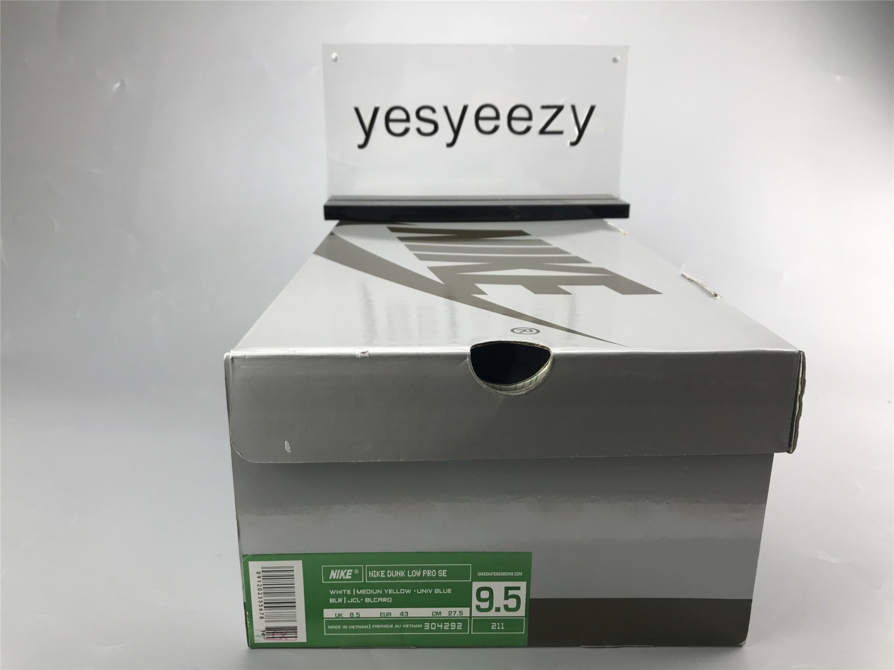 UA NIKE DUNK LOW PRO SB 