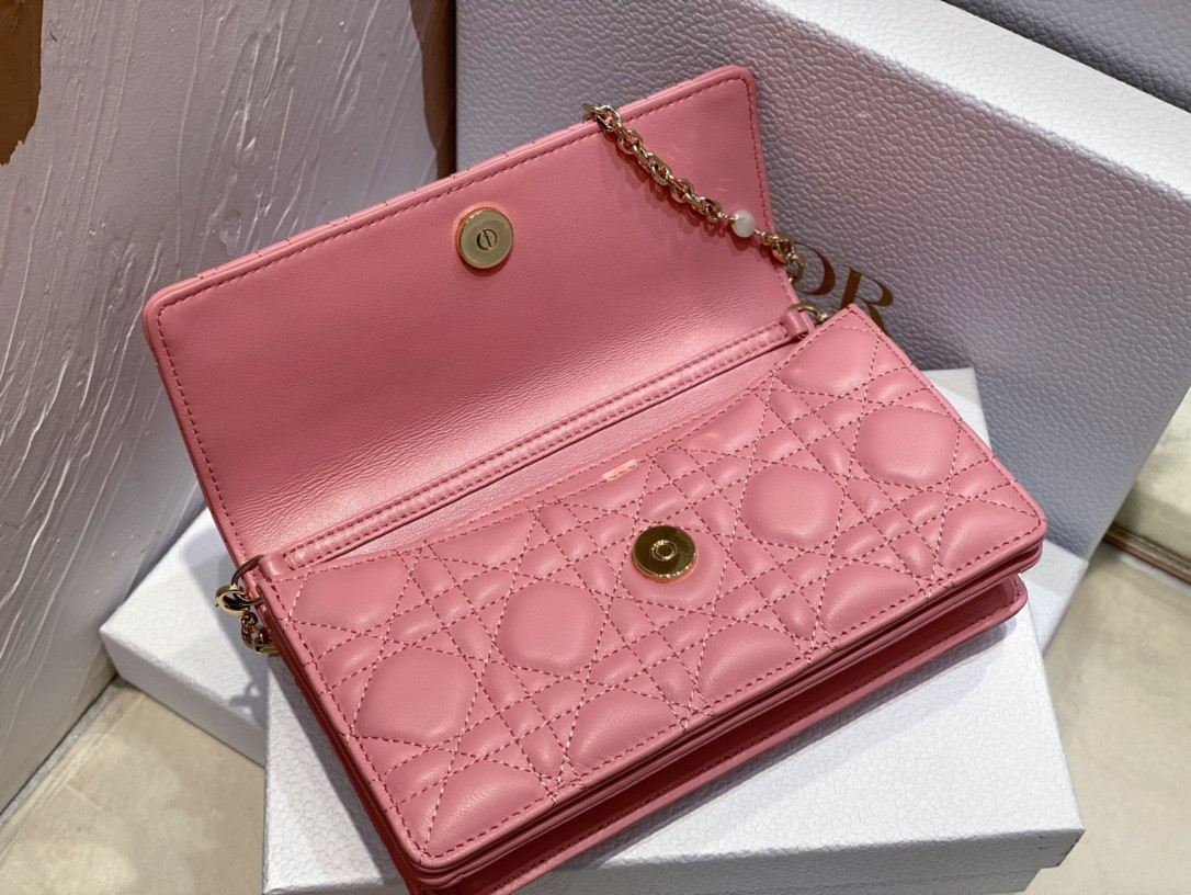 MISS D10r MINI BAG Melocoton Pink Pearlescent Cannage Lambskin S0980ONJL_M92P 21 x 11.5 x 4.5 cm