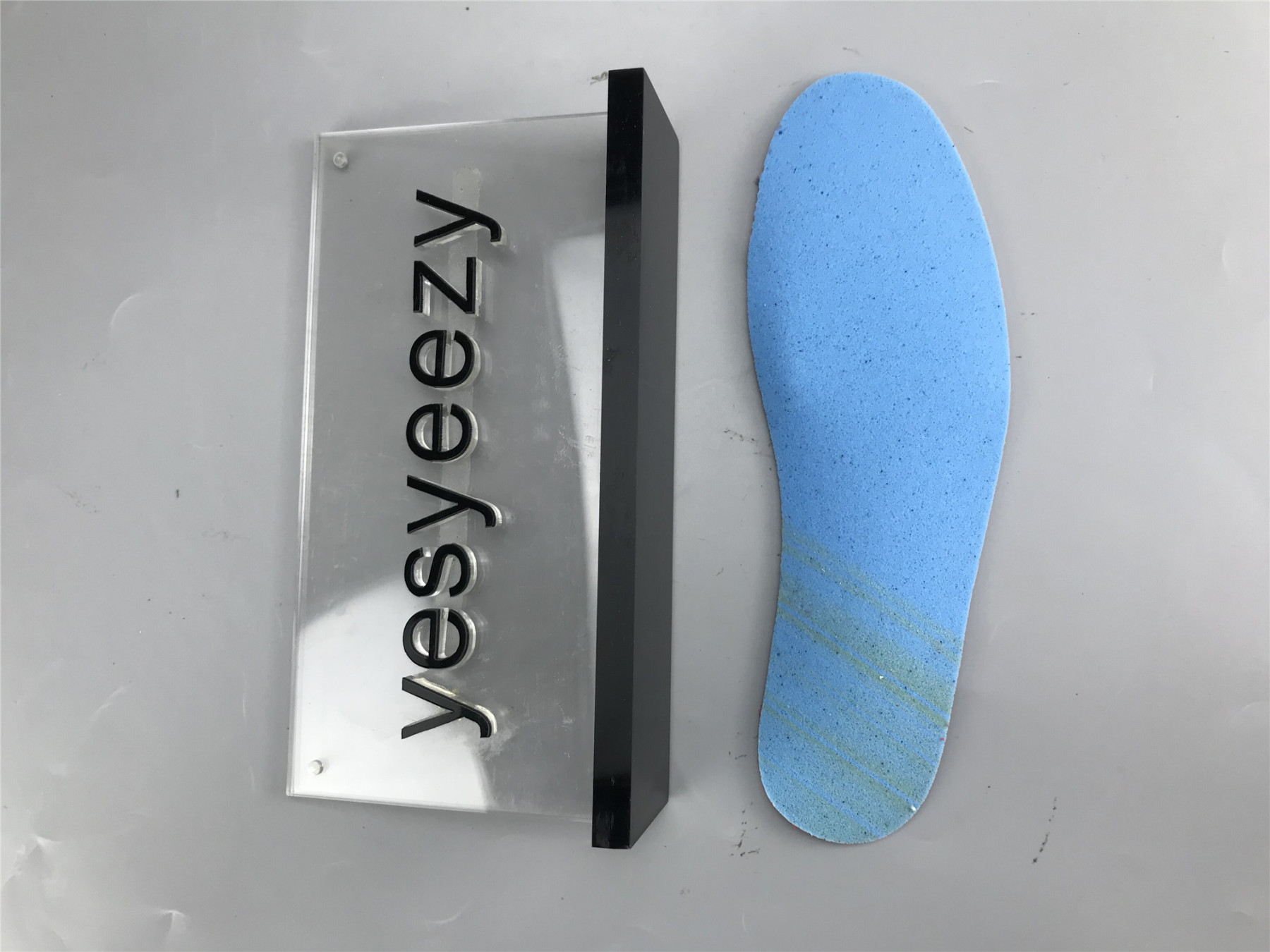 UA AIR JORDAN 4 RETRO