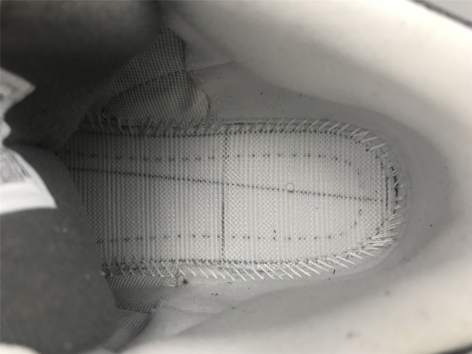 UA AIR JORDAN 3 RETRO 