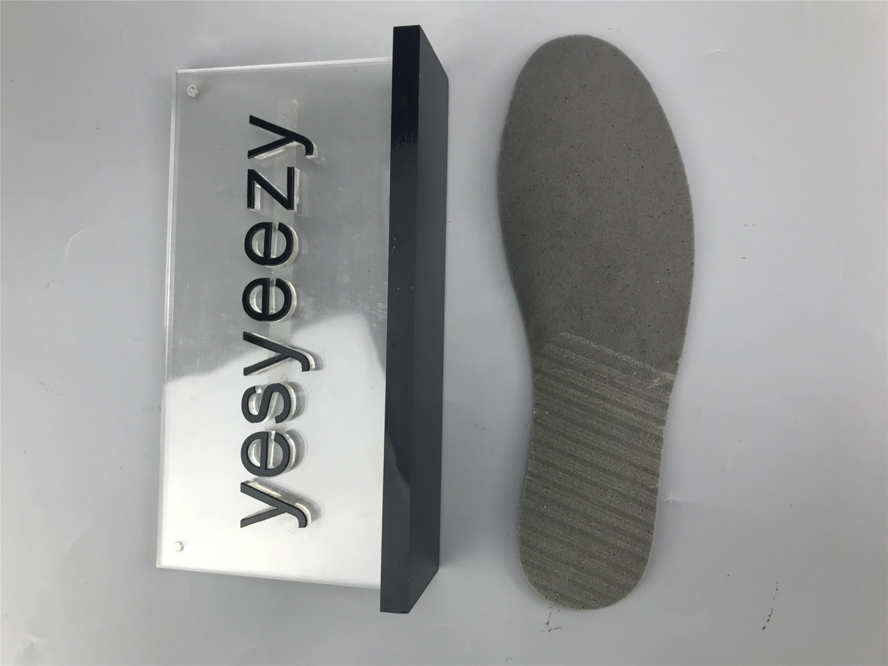 UA AIR JORDAN 3 RETRO 