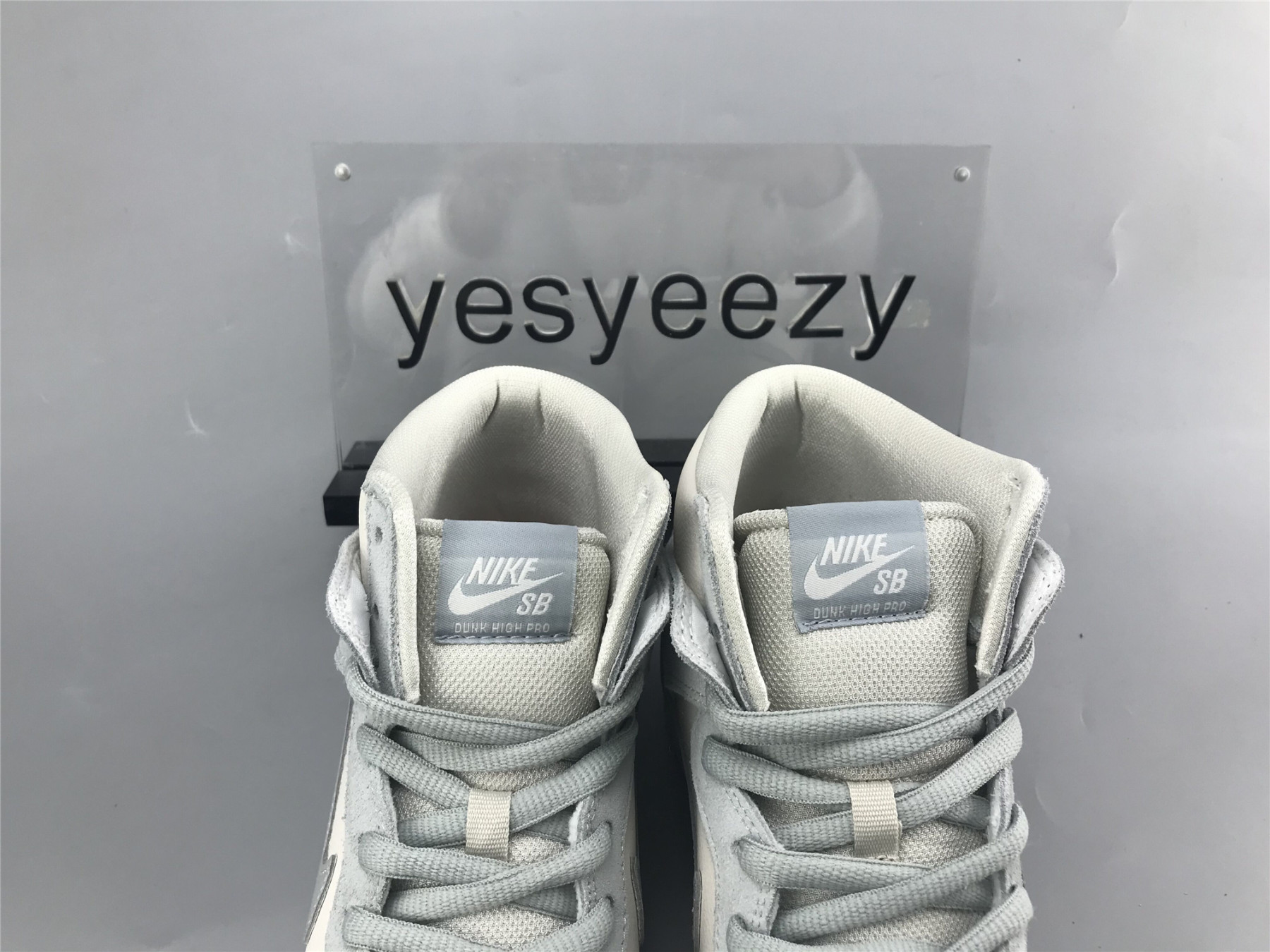 UA NIKE SB DUNK HIGH PRO WHITE JADE