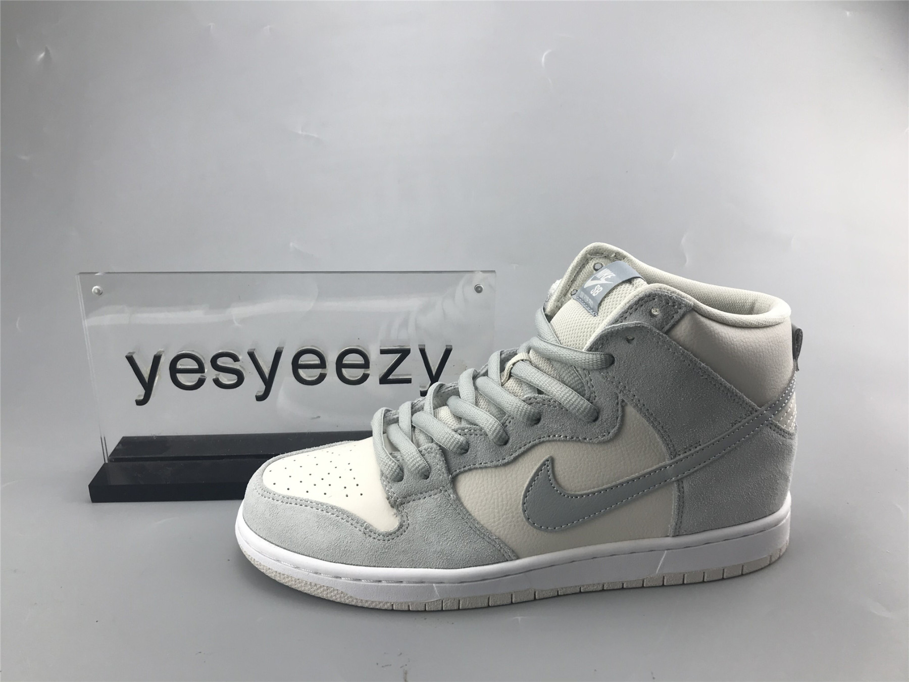 UA NIKE SB DUNK HIGH PRO WHITE JADE