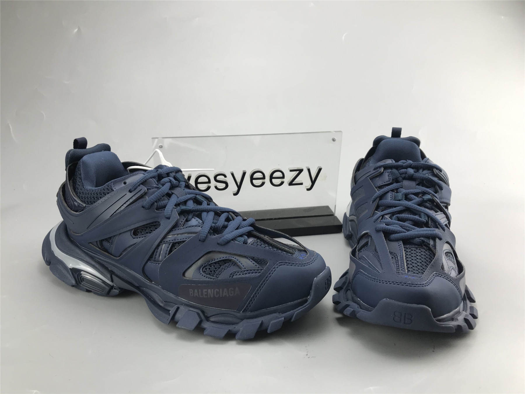 UA TRACK TRAINER DARK NAVY SNEAKER WITH LED LIGHTS