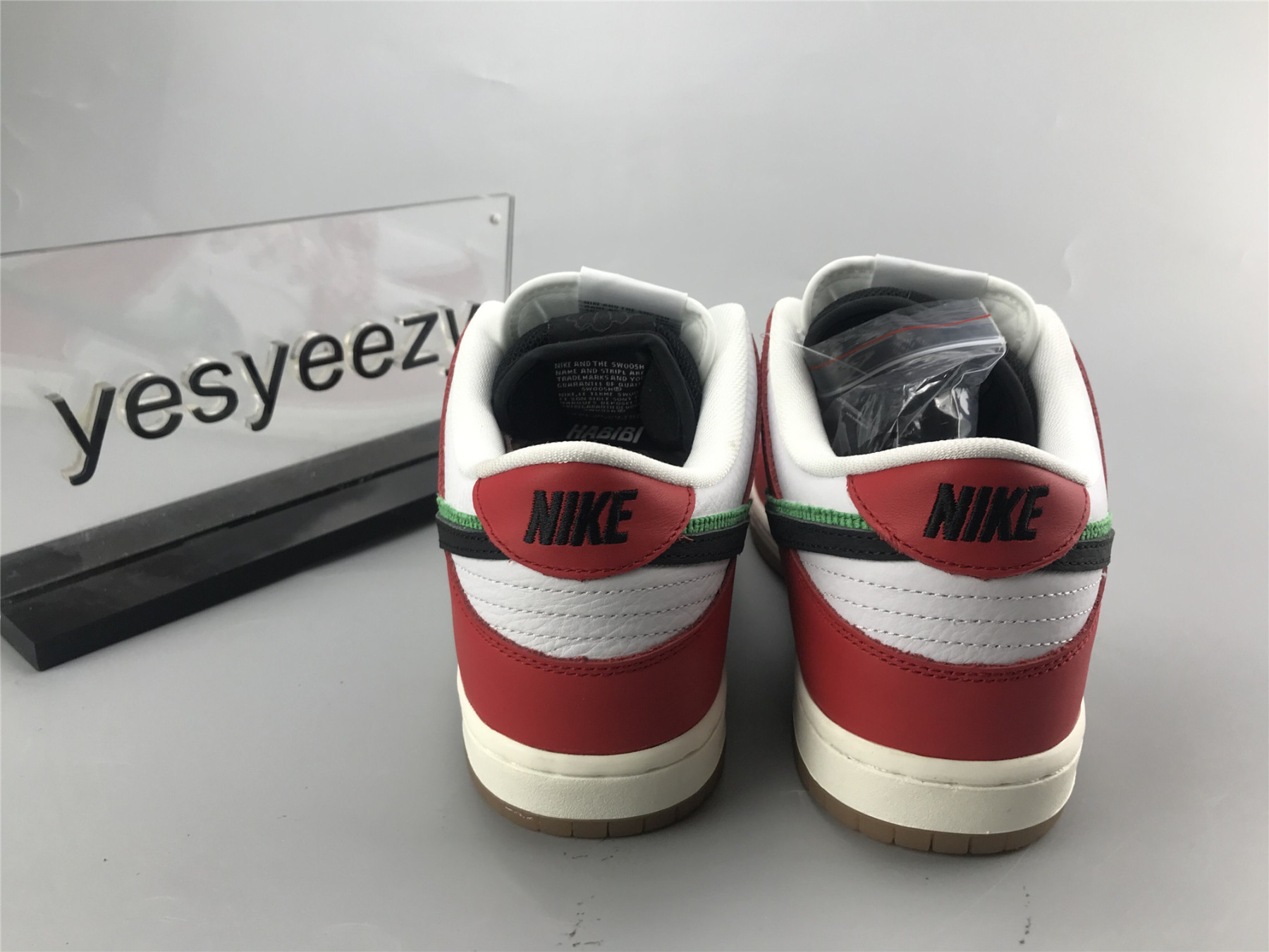 UA NIKE FRAME SKATE X DUNK LOW SB "HABIBI"