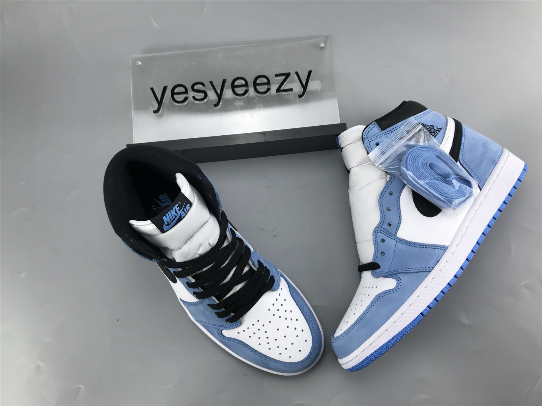 UA AIR JORDAN 1 RETRO HIGH OG 