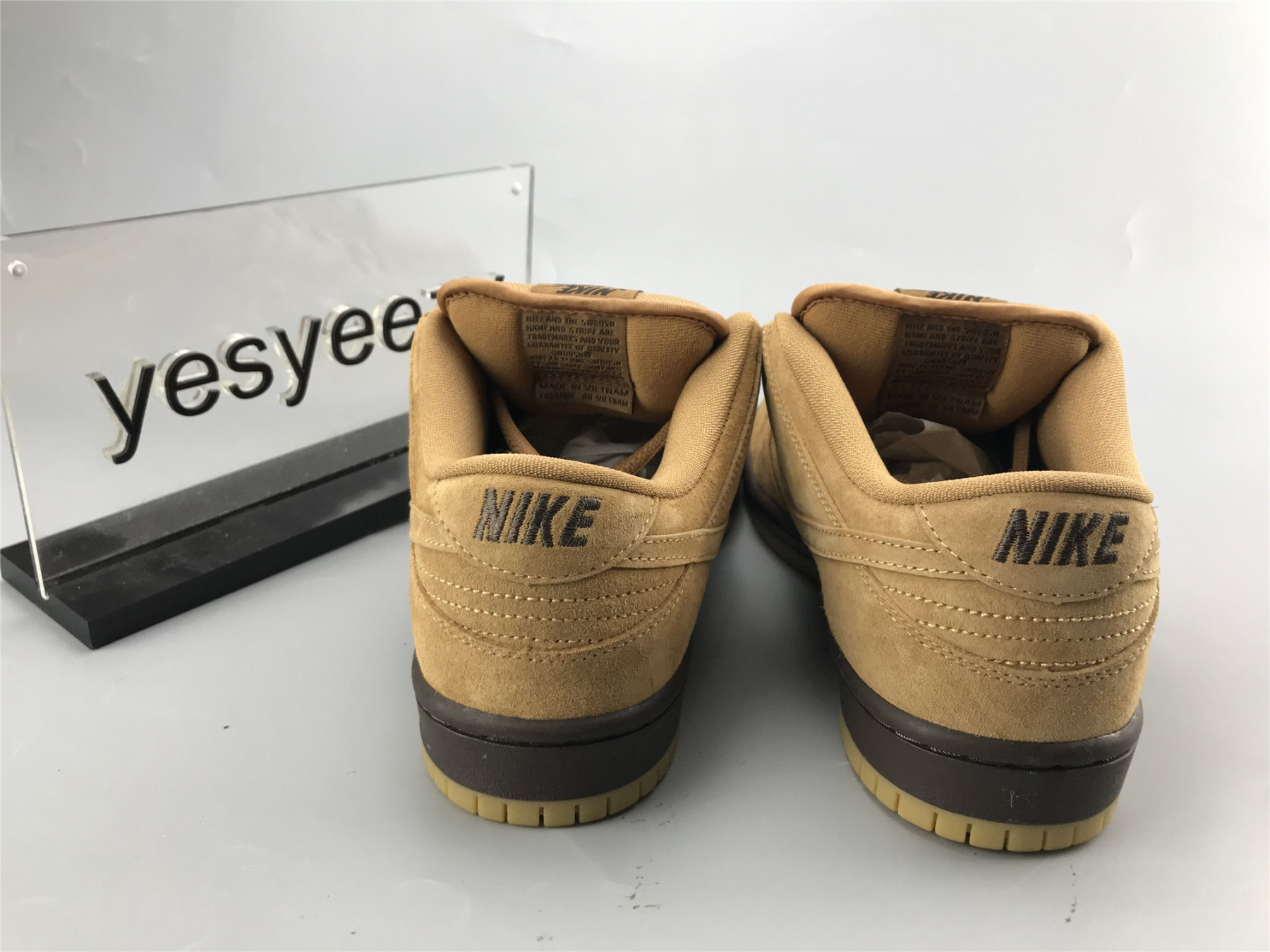 UA NIKE DUNK LOW PRO SB 