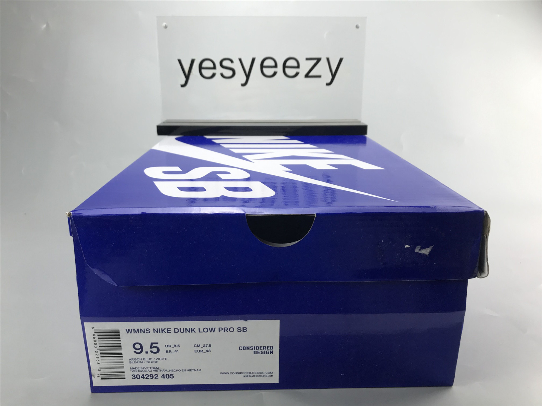 UA NIKE DUNK LOW PRO SB 