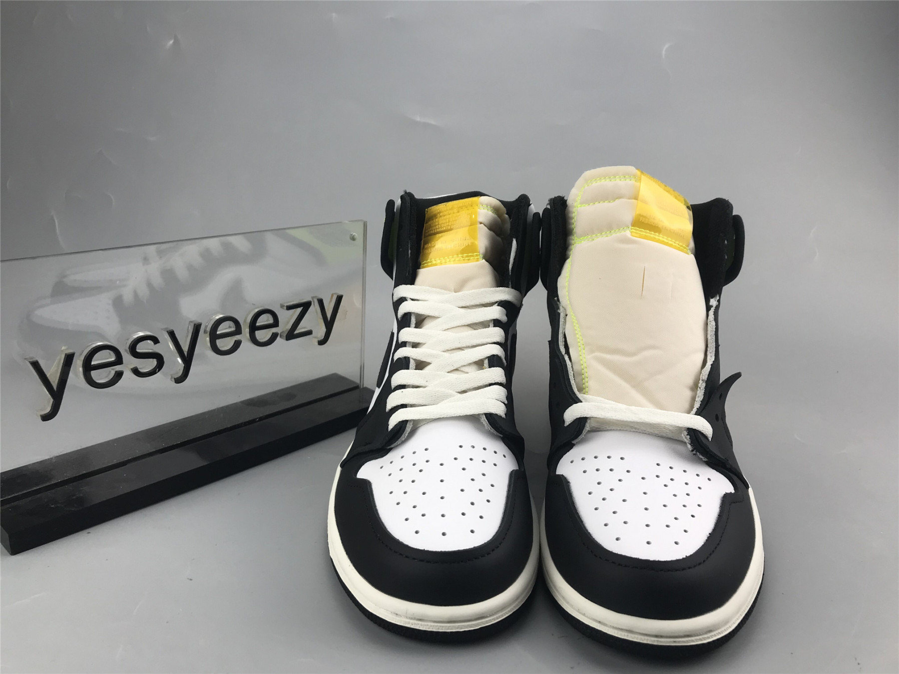 UA AIR JORDAN 1 RETRO HIGH OG 