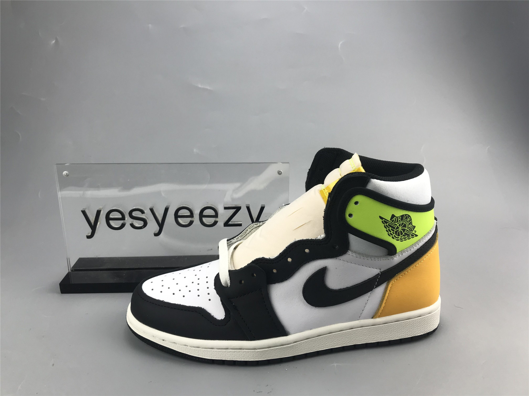 UA AIR JORDAN 1 RETRO HIGH OG 