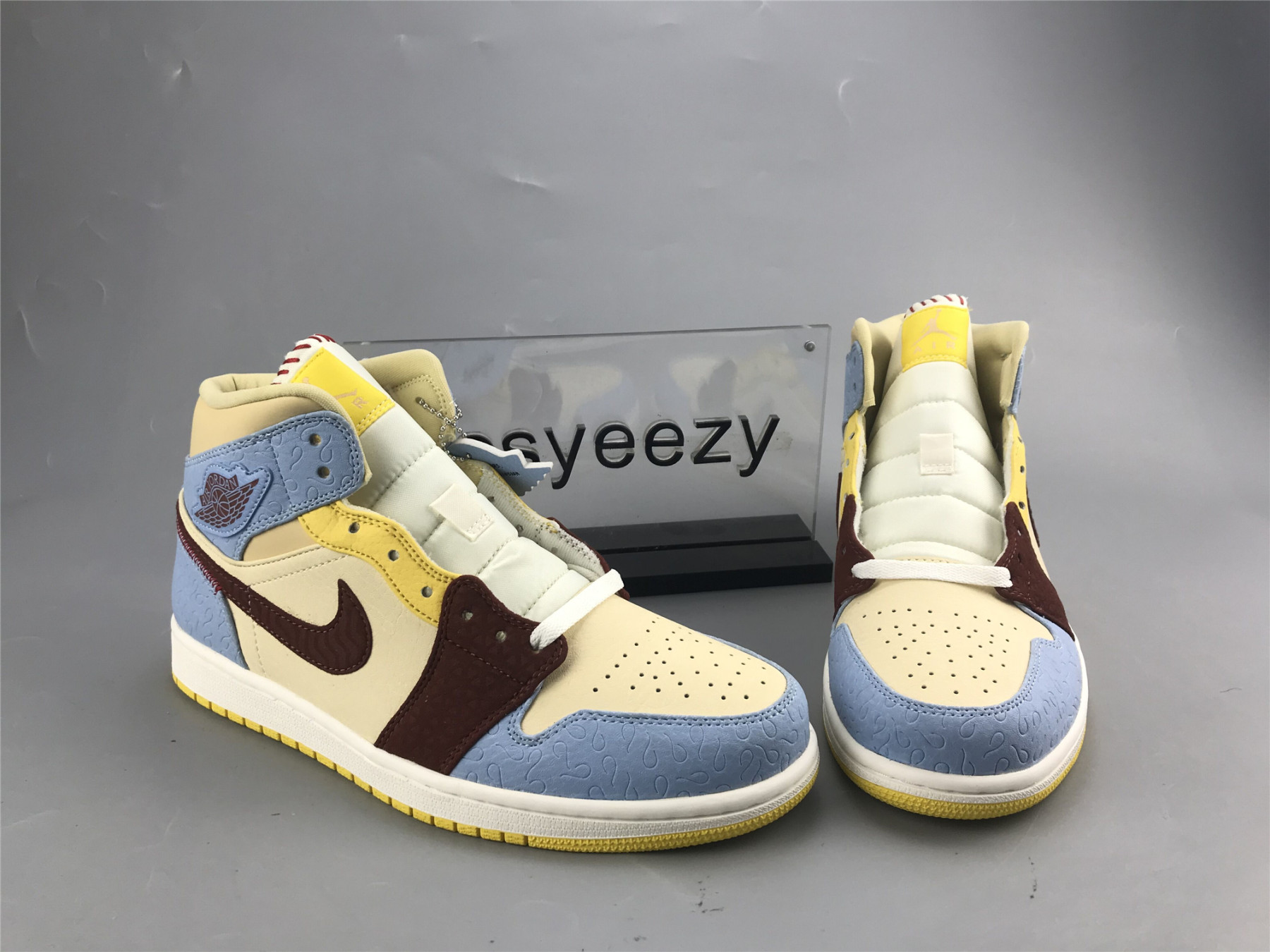 UA Ma1s0n CHATEAU ROUGE X AIR JORDAN 1 MID SE 