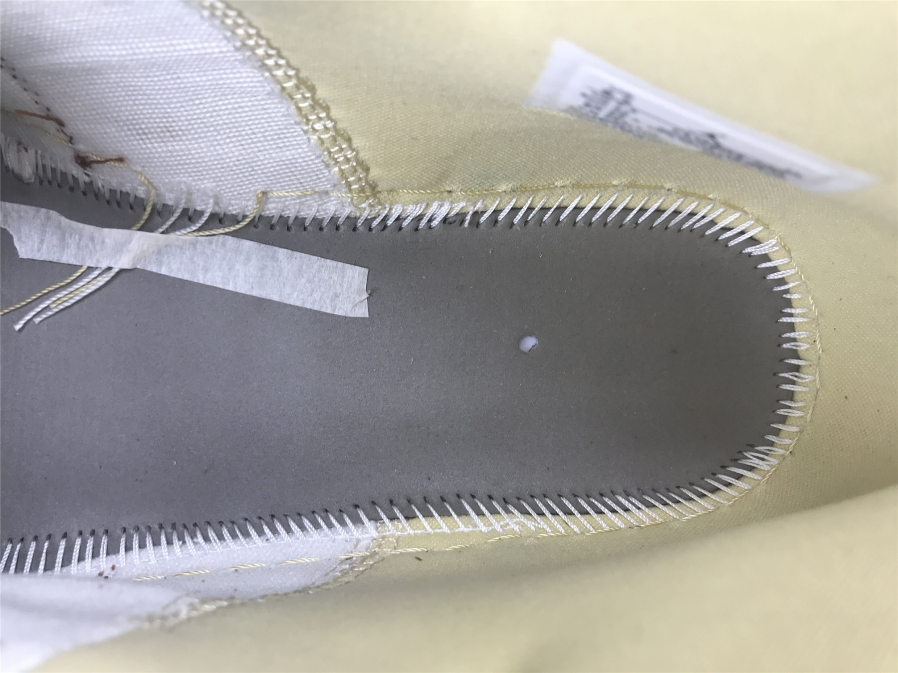 UA Ma1s0n CHATEAU ROUGE X AIR JORDAN 1 MID SE 