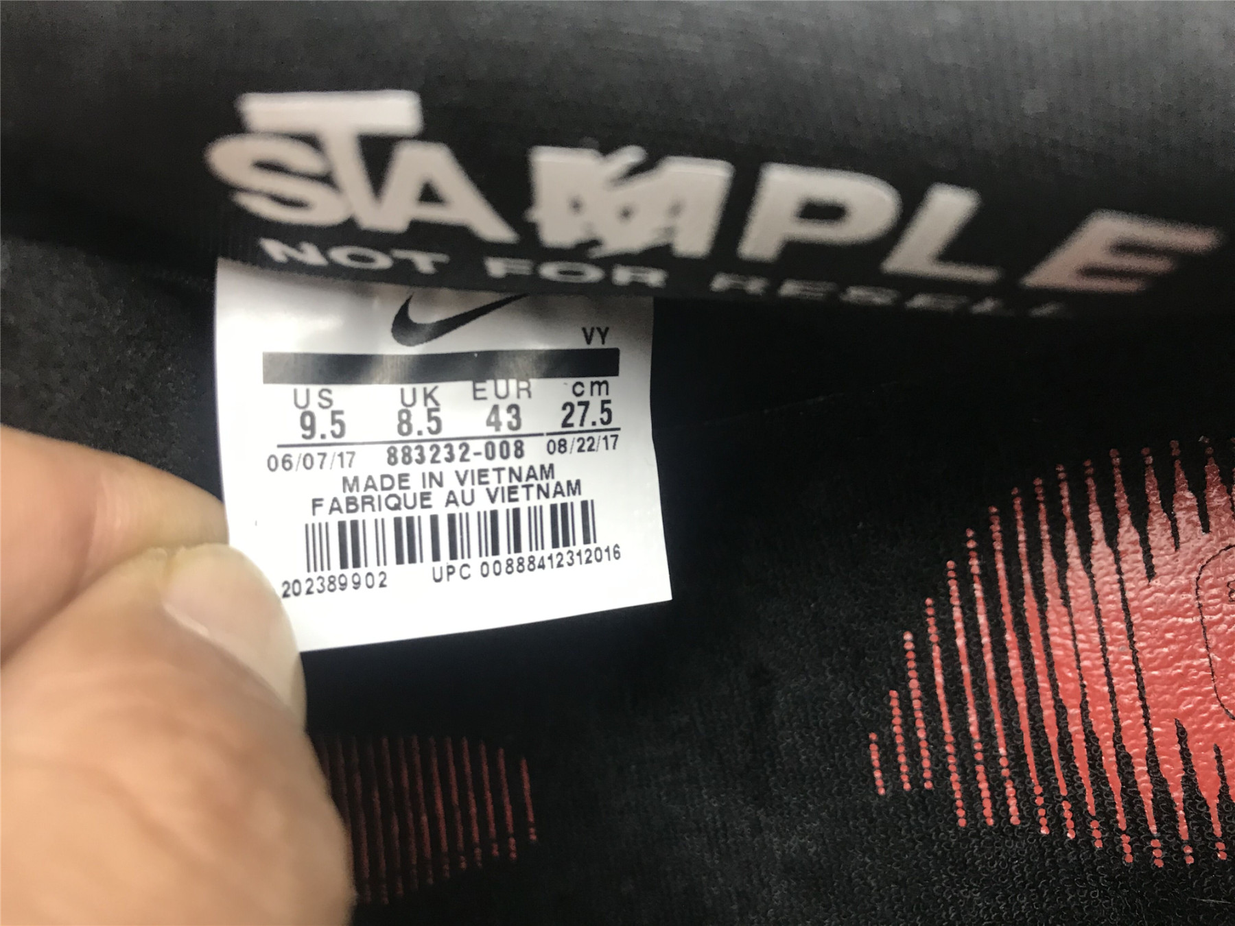 UA NIKE JEFF STAPLE X DUNK LOW PRO SB
