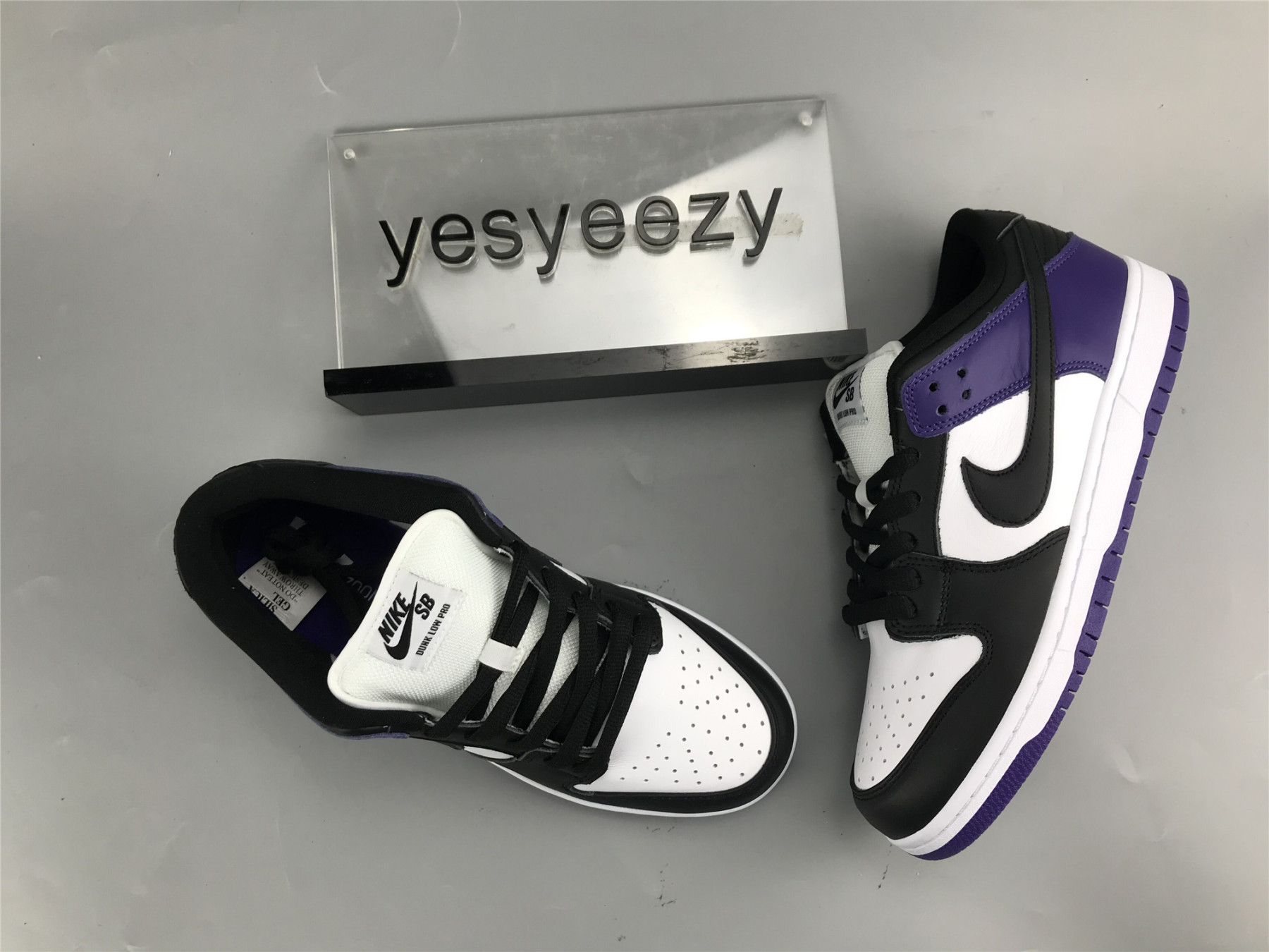 UA NIKE DUNK LOW SB
