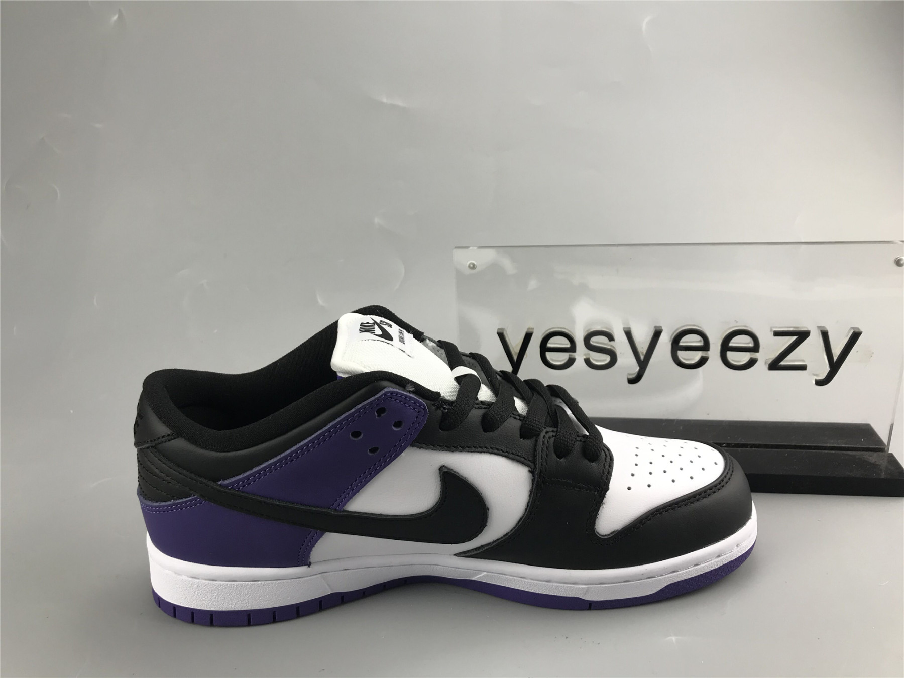 UA NIKE DUNK LOW SB