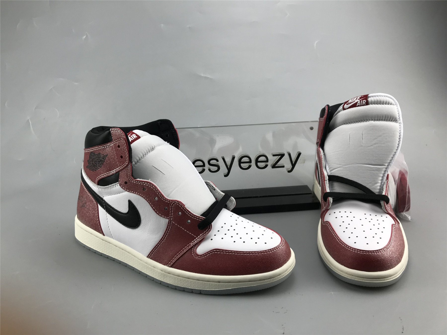 UA TROPHY ROOM X AIR JORDAN 1 RETRO HIGH OG SP 