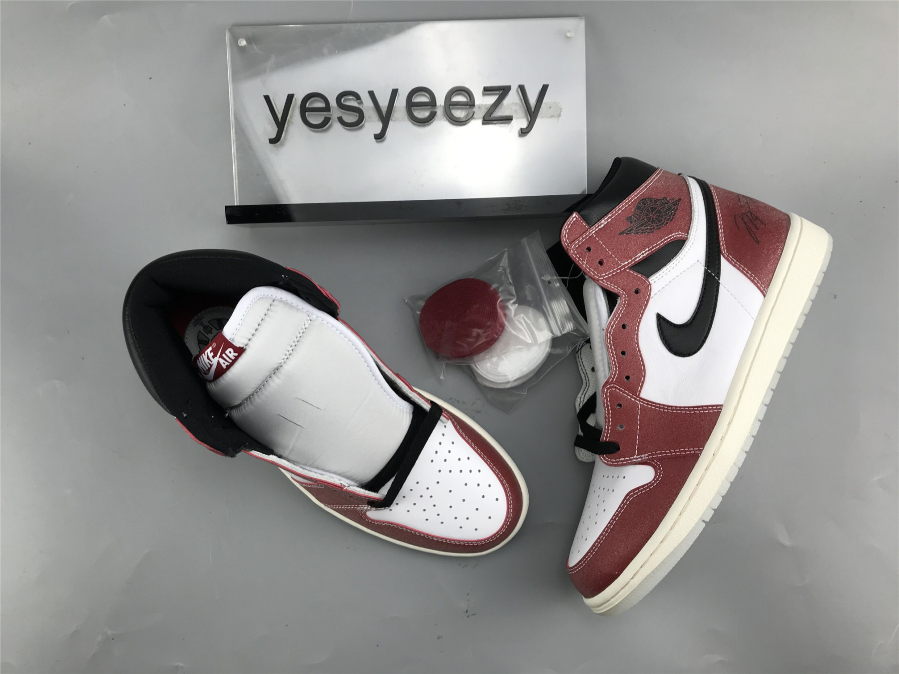 UA TROPHY ROOM X AIR JORDAN 1 RETRO HIGH OG SP 