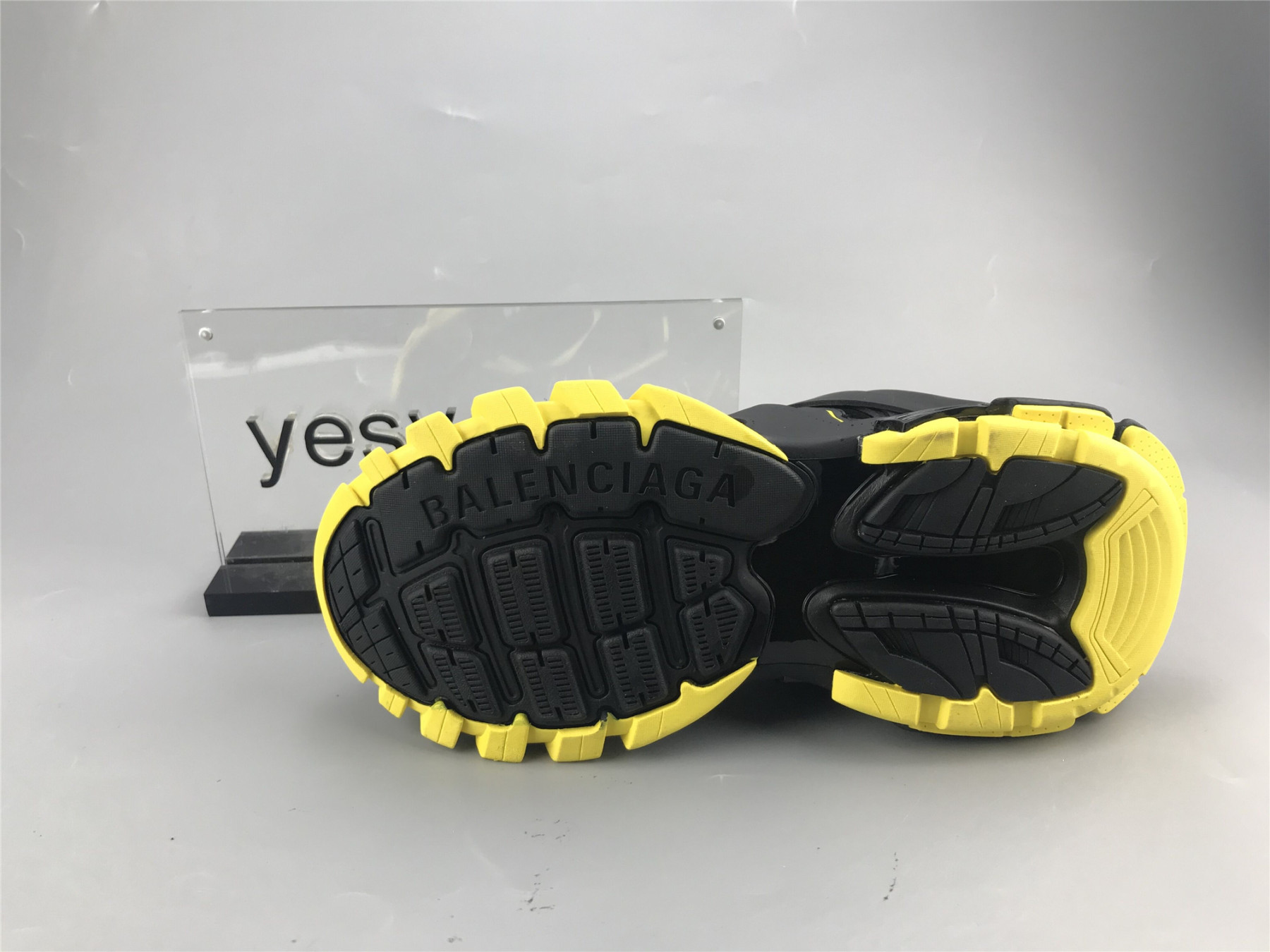 UA TRACK TRAINER BLACK YELLOW SNEAKER