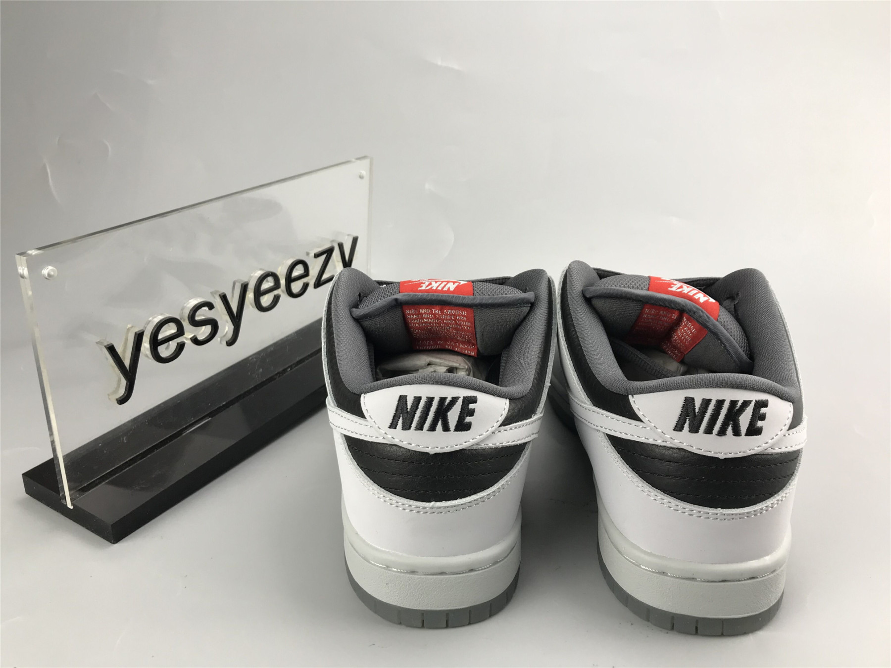 ua nike atlas x dunk low preM1vm sb