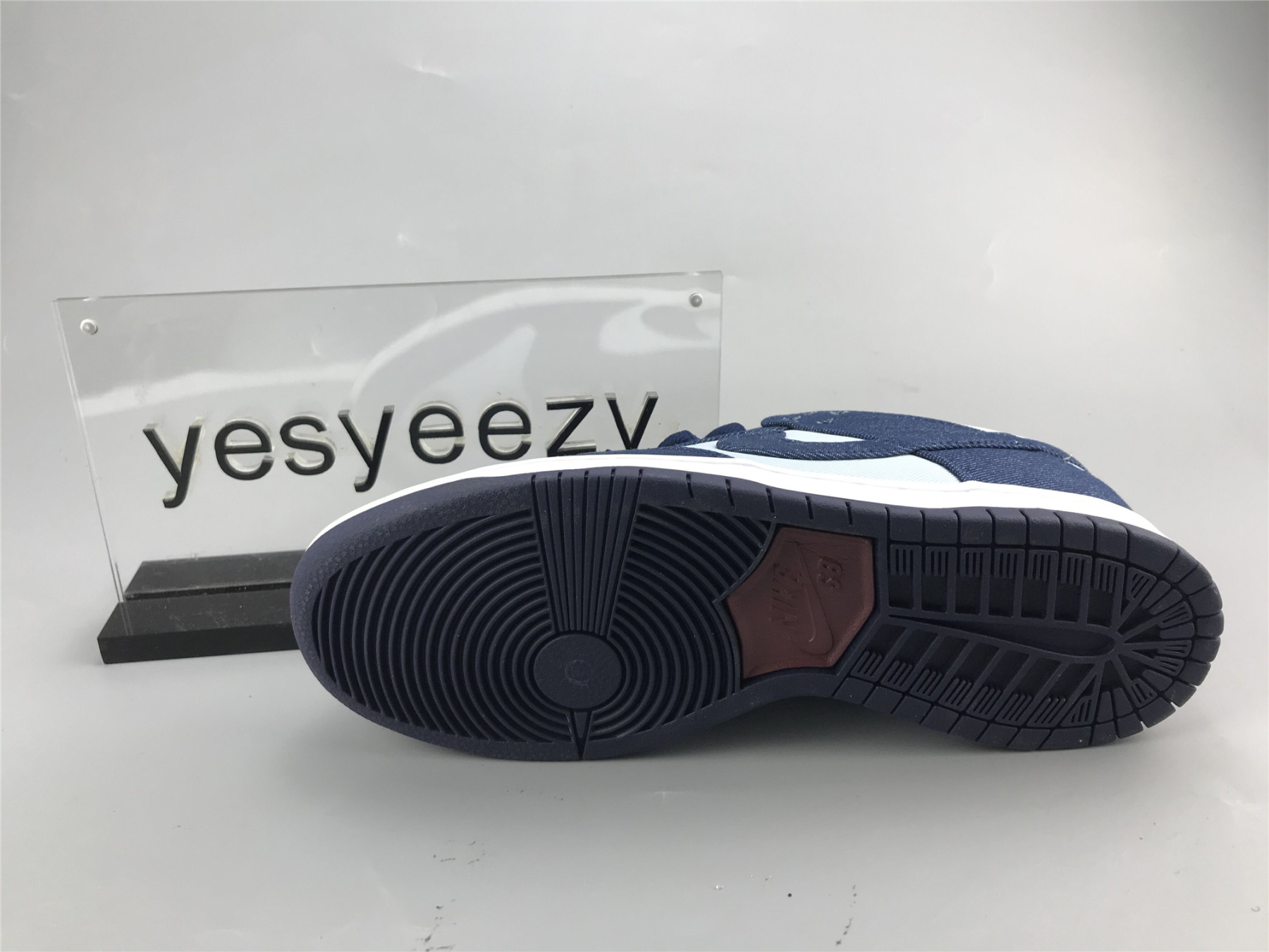 UA NIKE ZOOM DUNK LOW PRO SB 