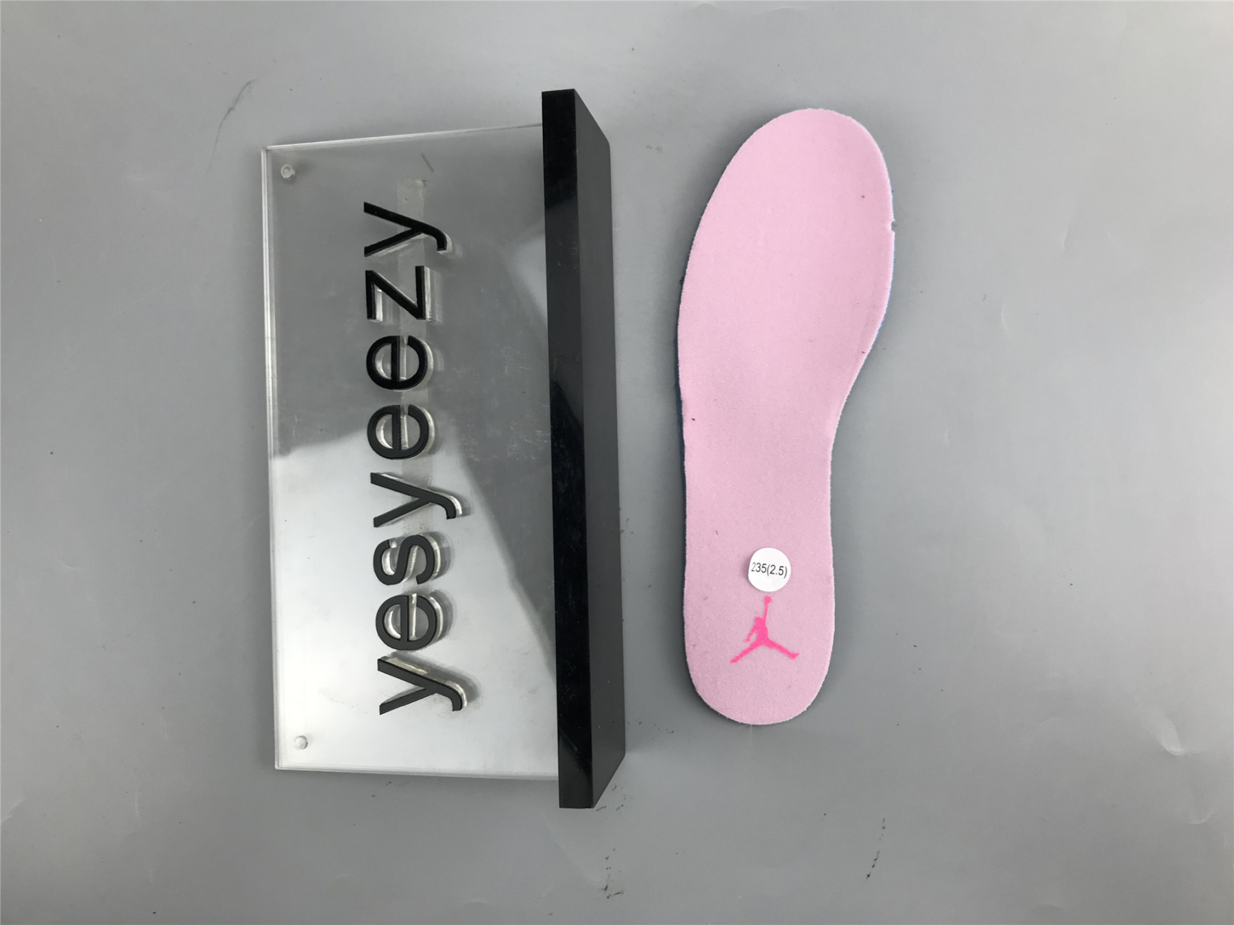 UA AIR JORDAN 1 LOW GS 