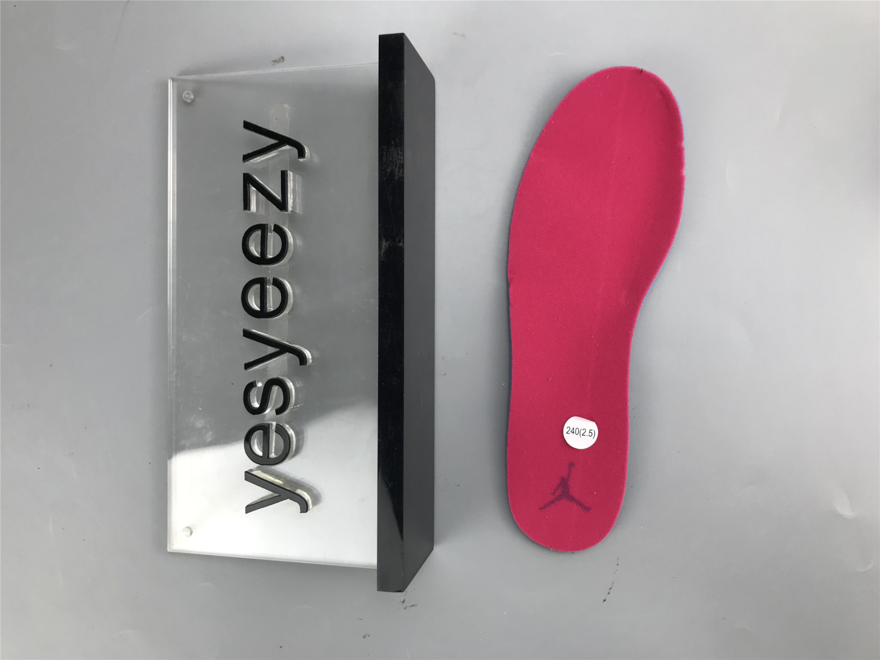 UA AIR JORDAN 1 LOW GS 